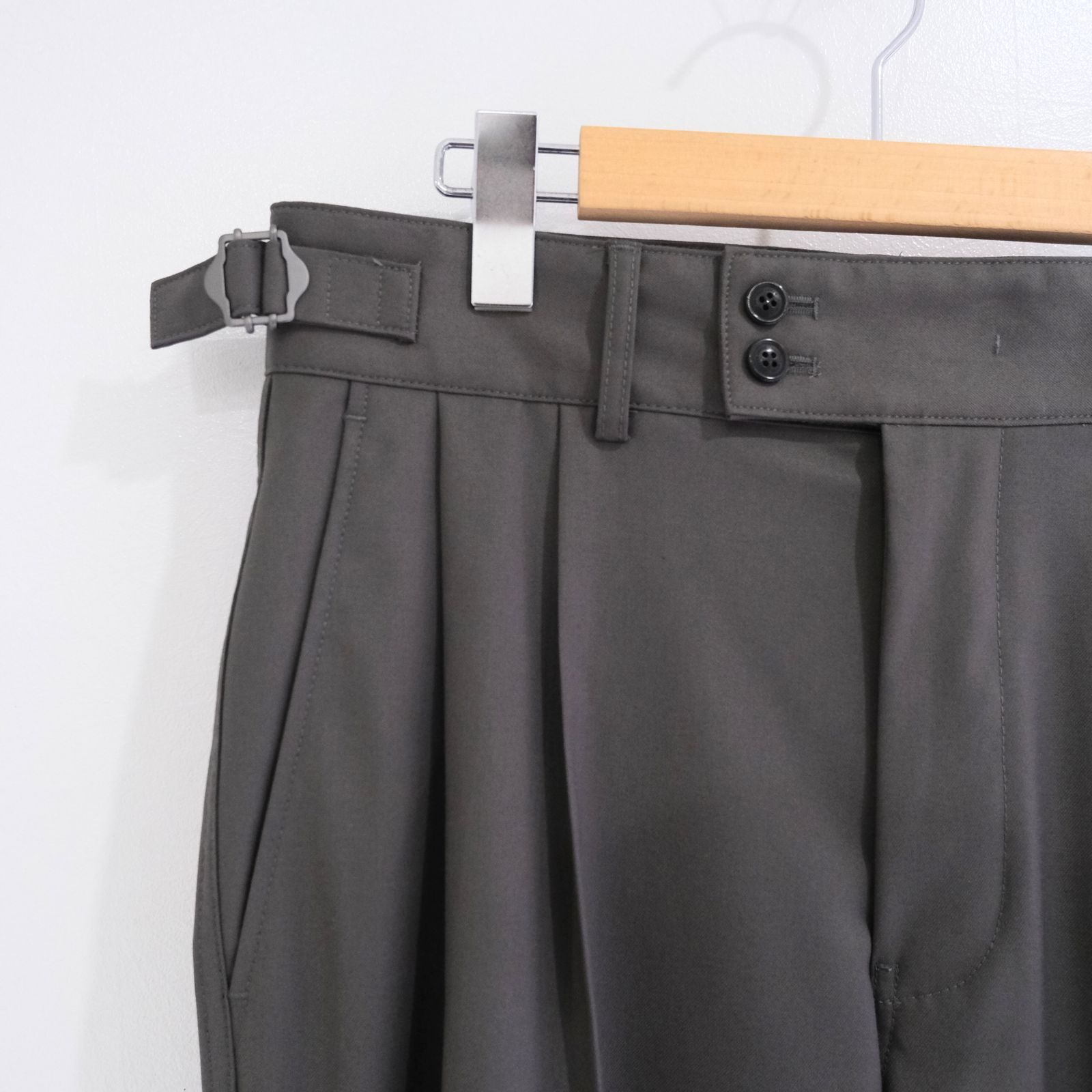 Santiago Slacks / サンティアゴスラックス（OLIVE GRAY）