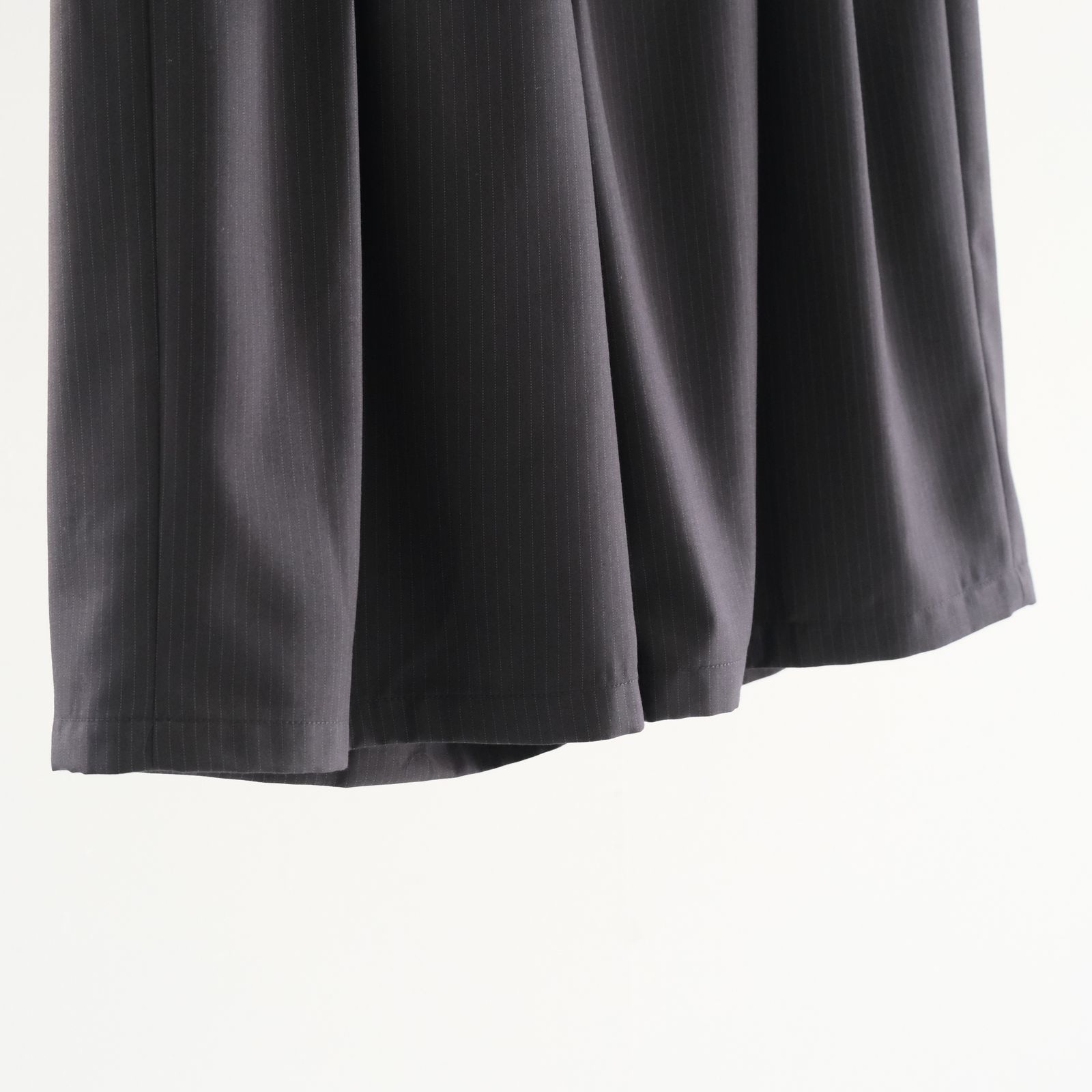 Hemingway Stripe Bermuda Pants / ヘミングウェイ ストライプ バミューダ パンツ（BLACK）