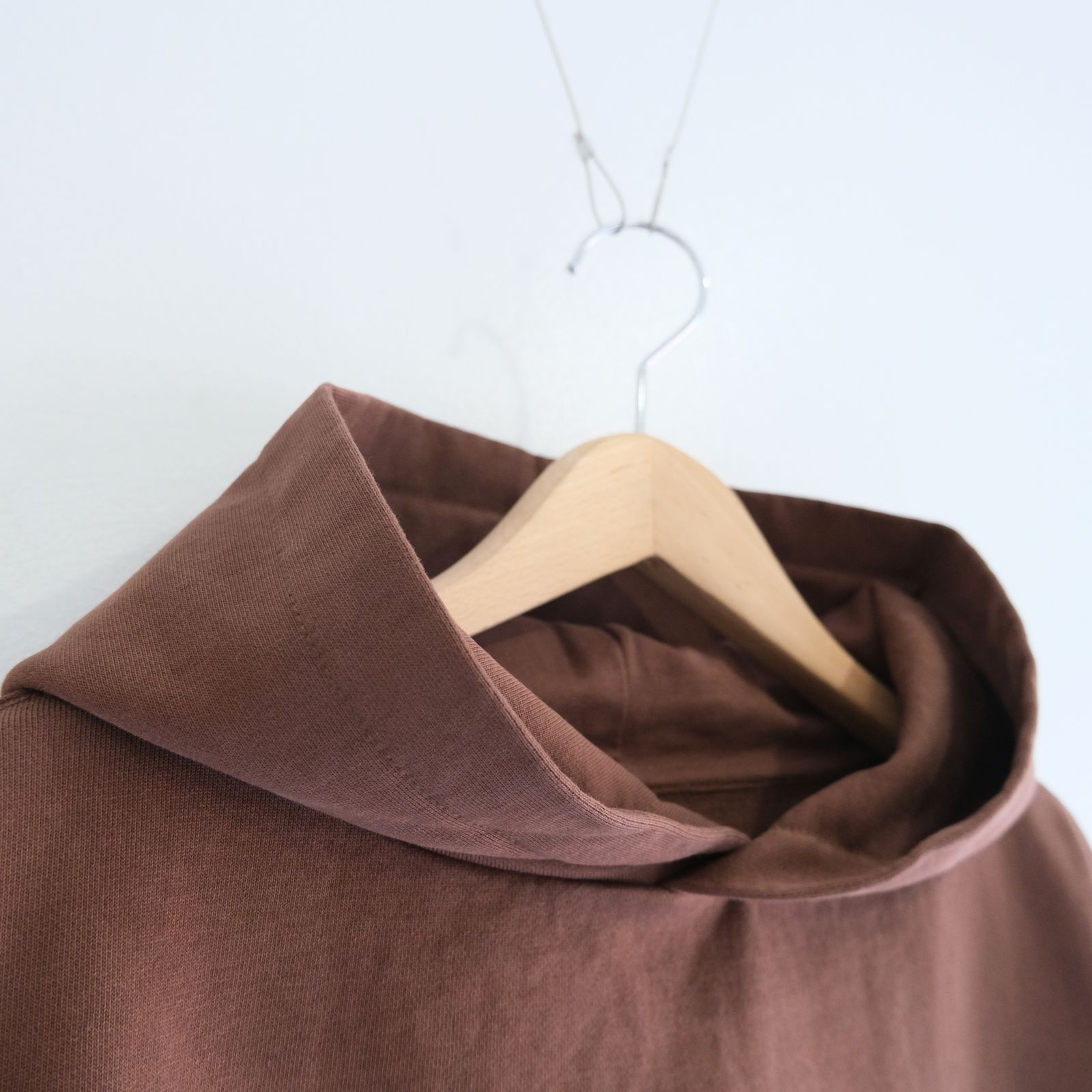 MITTEN HOODIE / ミトンパーカー（BROWN TREE HUGGER）