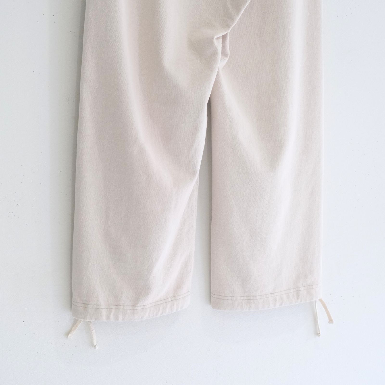 CONTRADICT SWEAT PANTS / パンツ/ スウェット / ダブルニー / 裏毛素材 / SHADOW WHITE