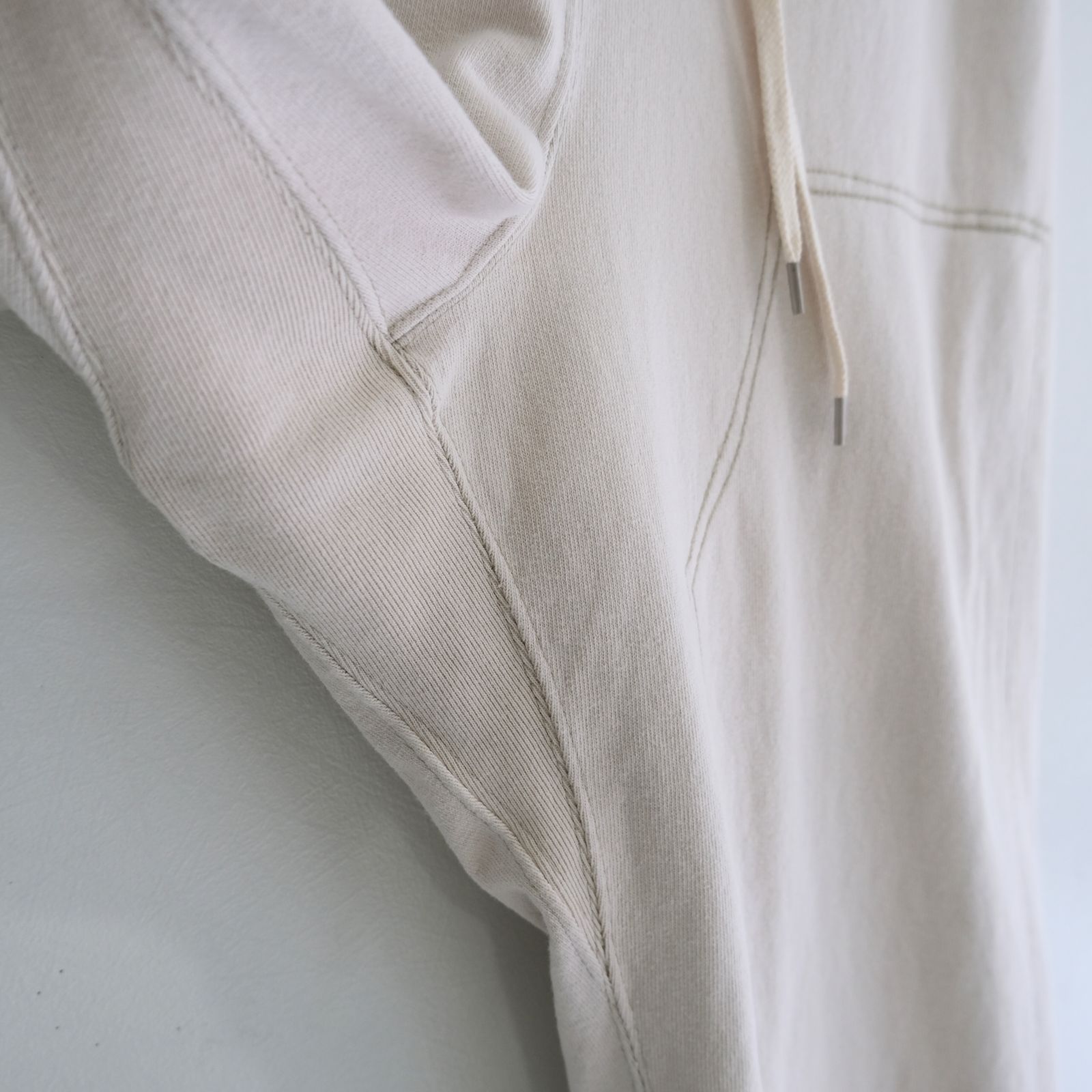 CONTRADICT SWEAT PANTS / パンツ/ スウェット / ダブルニー / 裏毛素材 / SHADOW WHITE