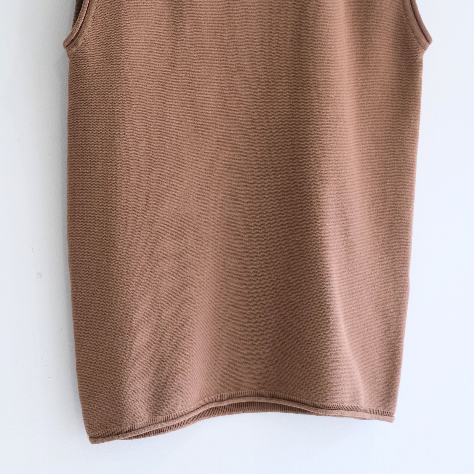PREMIUM WIDE SHOULDER KNIT SLEEVELESS / ニット / ノースリーブ / CARAMEL BROWN