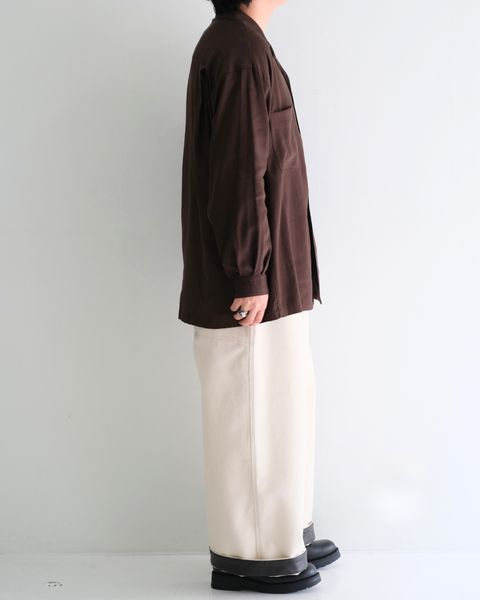 上品さ・高貴さを感じられるコーディネート。