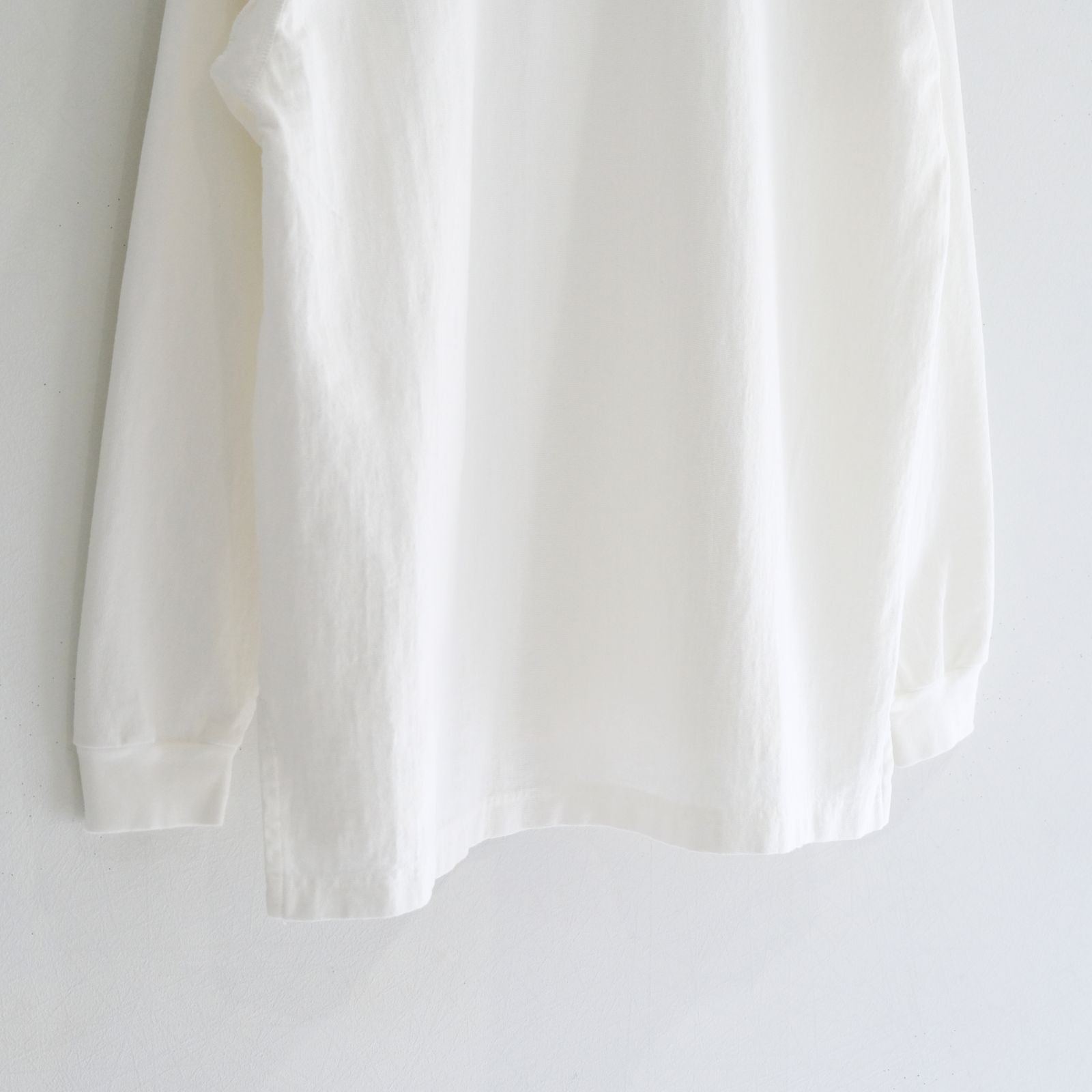 DETROIT LOGO CUTOFF LS TEE（OFF WHITE）