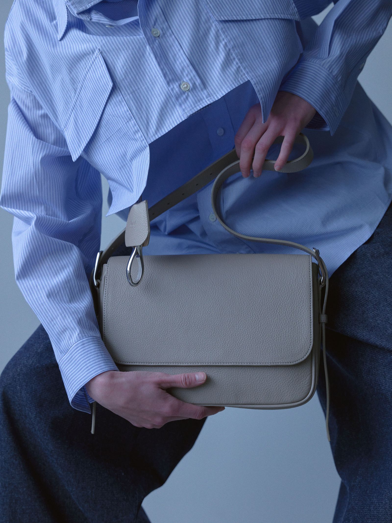 【入荷時期：2026年8-9月頃】Leather Cord Crochet / レザー コード クロシェット（Gray）