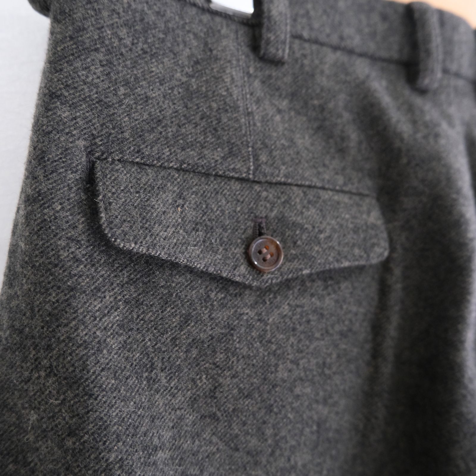 IN TUCK TROUSERS ‐Powder melton‐ / パンツ / トラウザー / メルトン素材 / Mid Gray