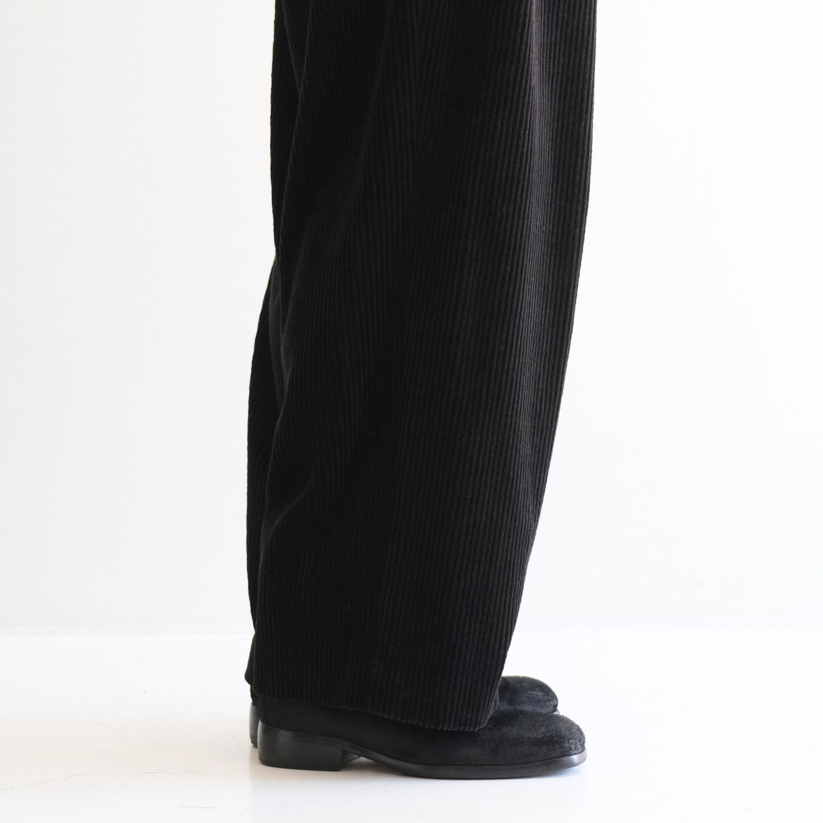【残り1点】Corduroy Relax Trousers（Black）