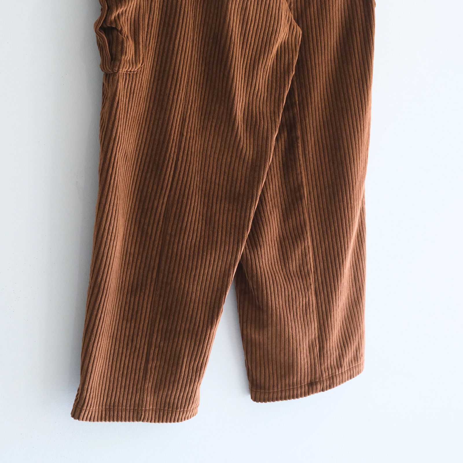 【残り1点】WIDE-WALE CORDUROY CARGO PANTS（BROWN）