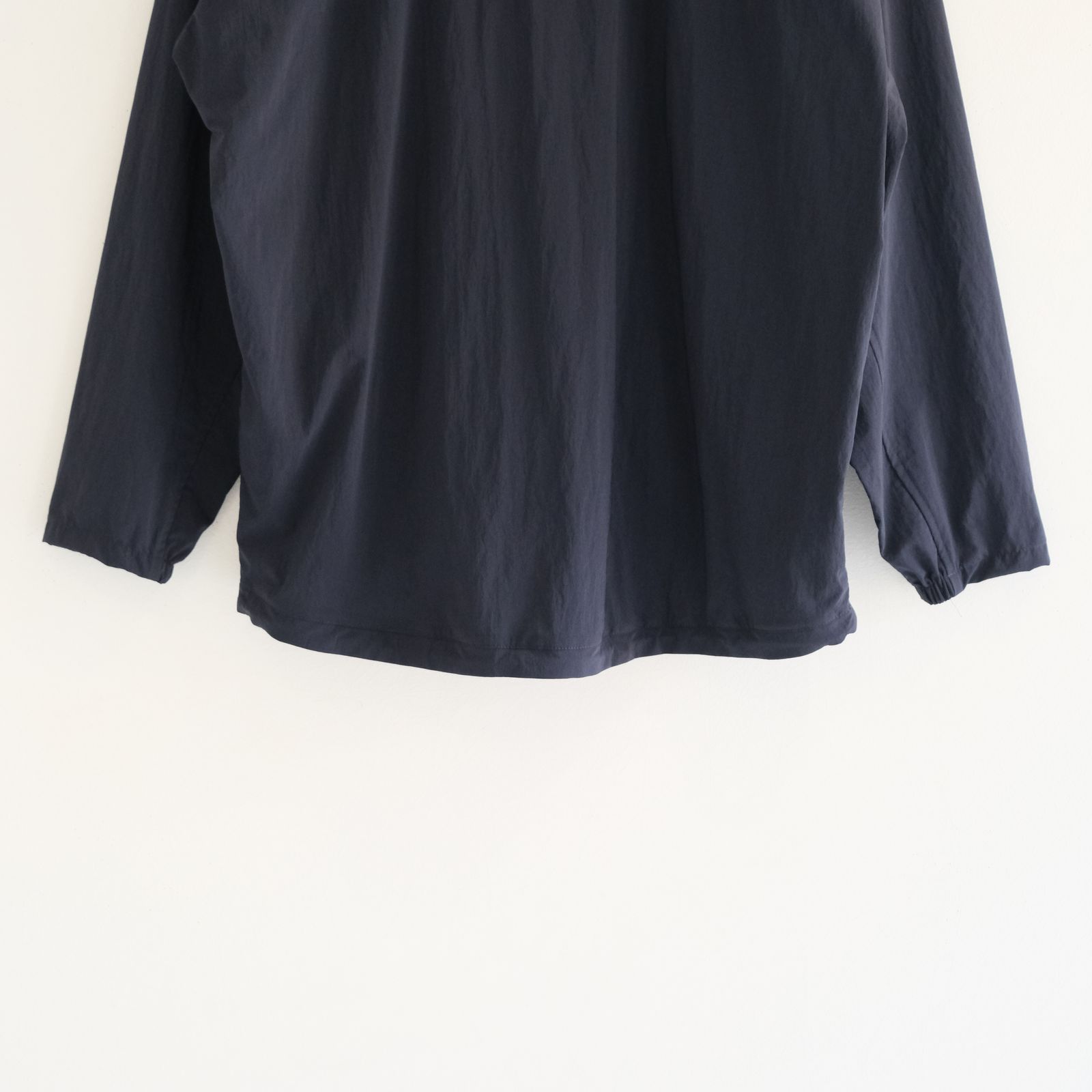 SHIBO NYLON SEASIDE PARKA / ナイロン / パーカー / NAVY