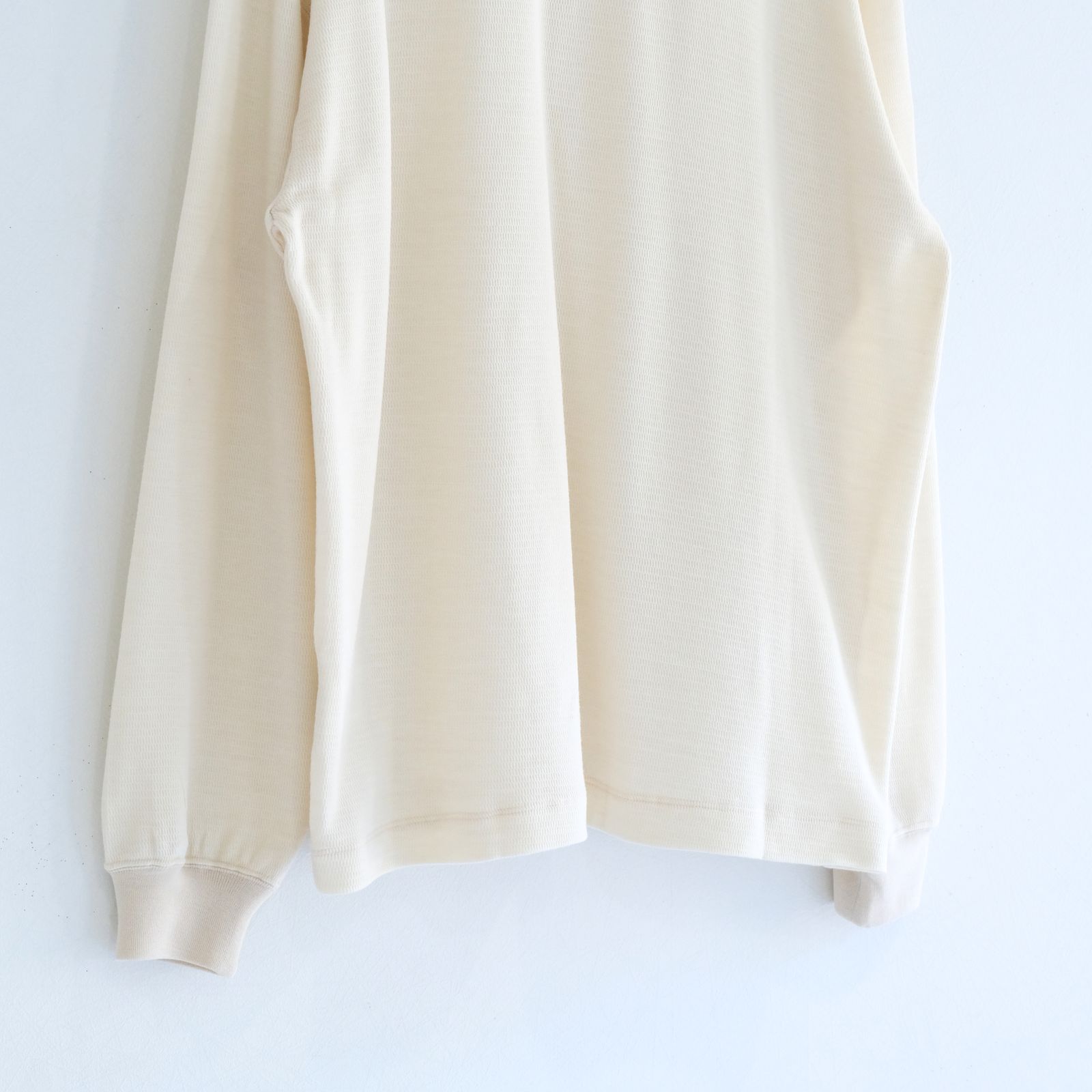 W/C HONEYCOMB HENLEY-NECK TOP（ECRU）