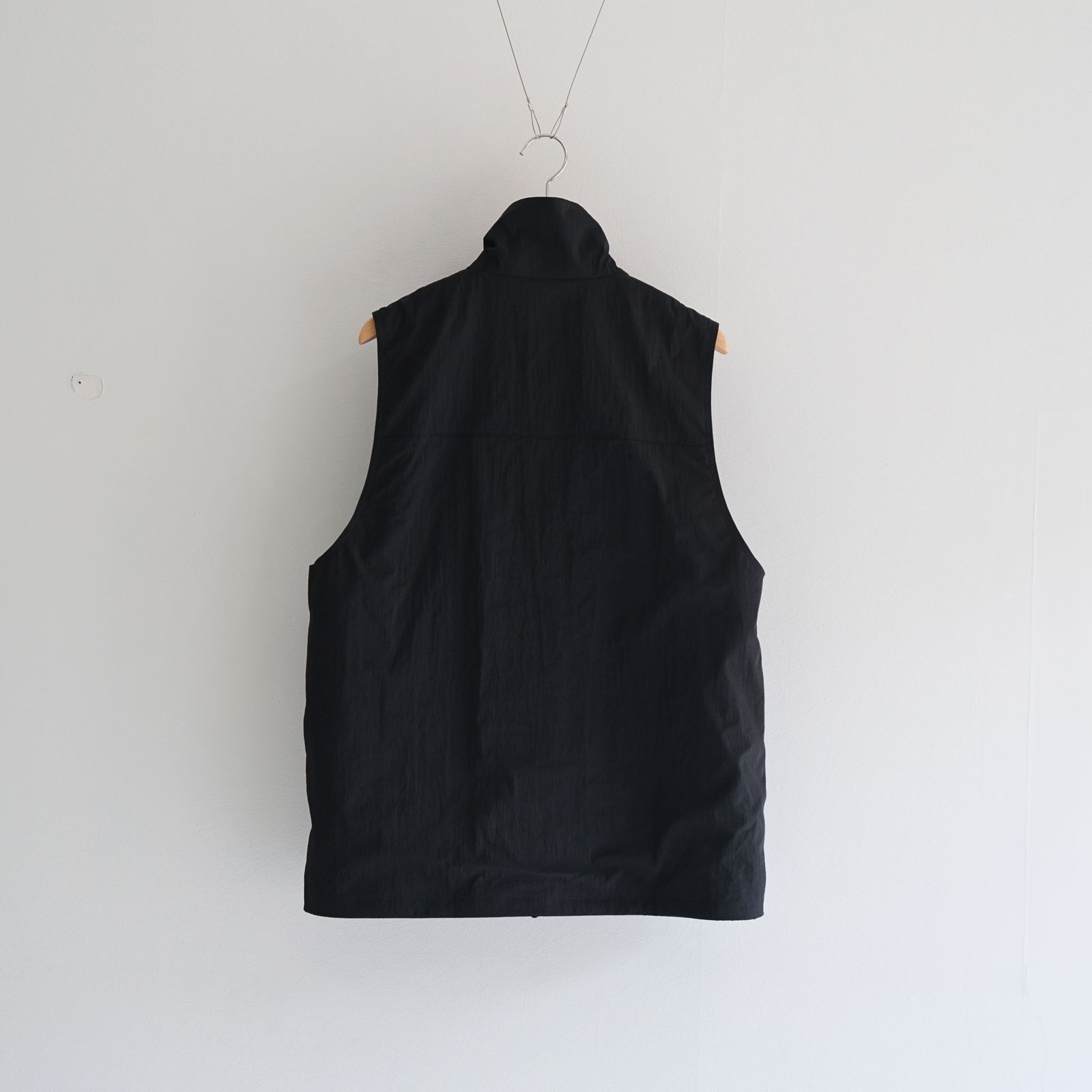 LIGHT SHELL VEST / ベスト / ナイロン / BLACK