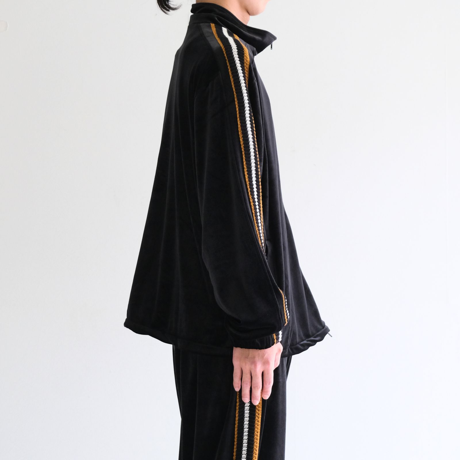 【残り1点】VELOUR TRACK JACKET（BLACK）