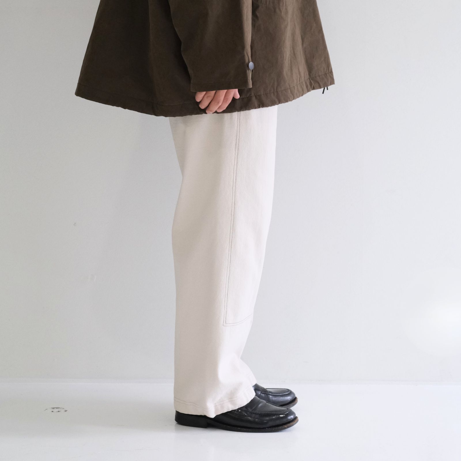 CONTRADICT SWEAT PANTS / パンツ/ スウェット / ダブルニー / 裏毛素材 / SHADOW WHITE