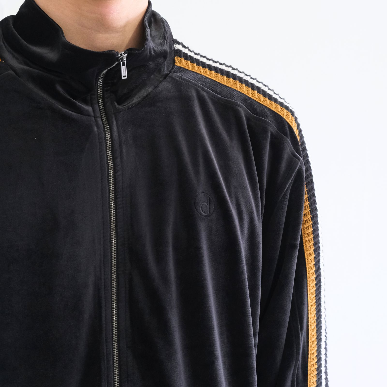【残り1点】VELOUR TRACK JACKET（BLACK）