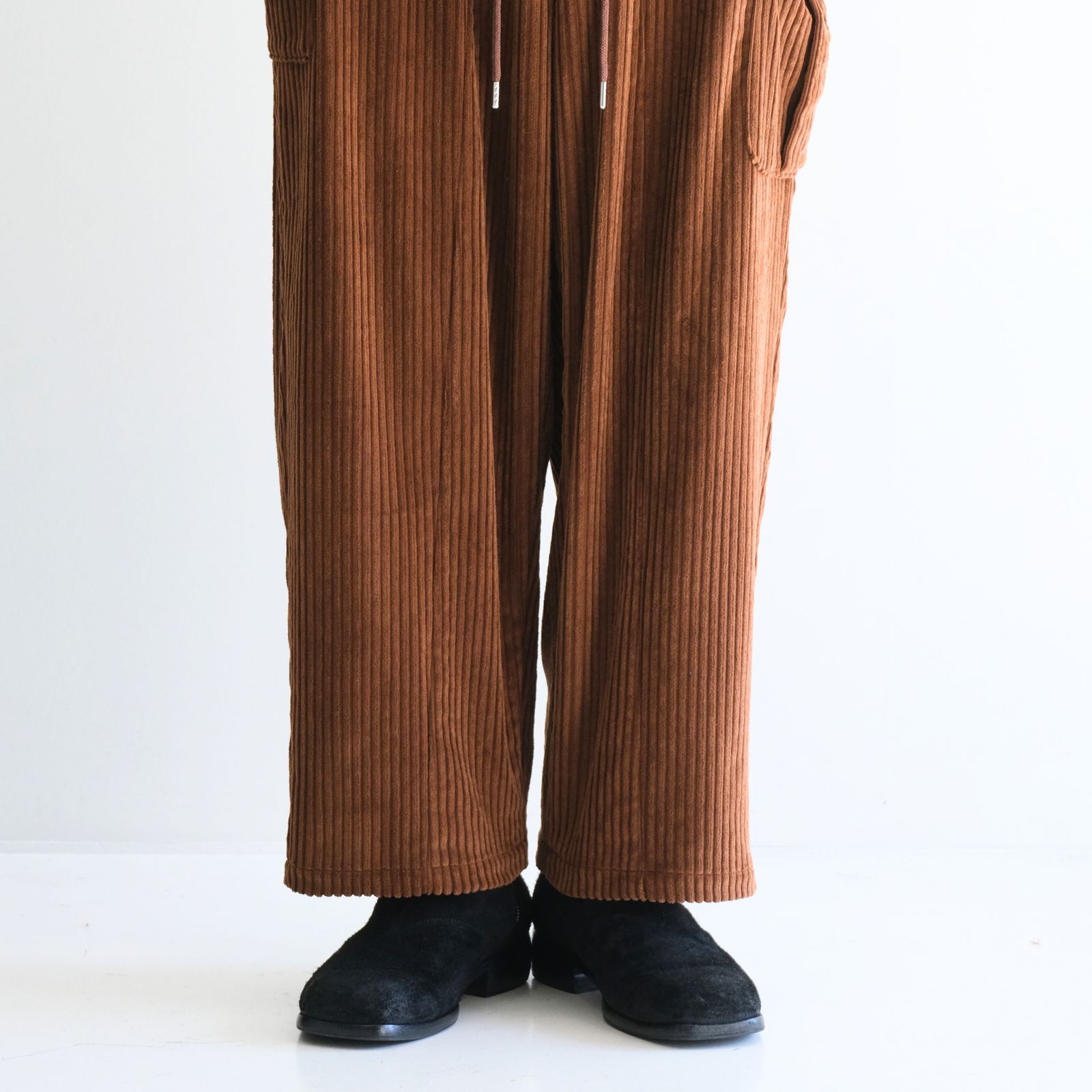 【残り1点】WIDE-WALE CORDUROY CARGO PANTS（BROWN）