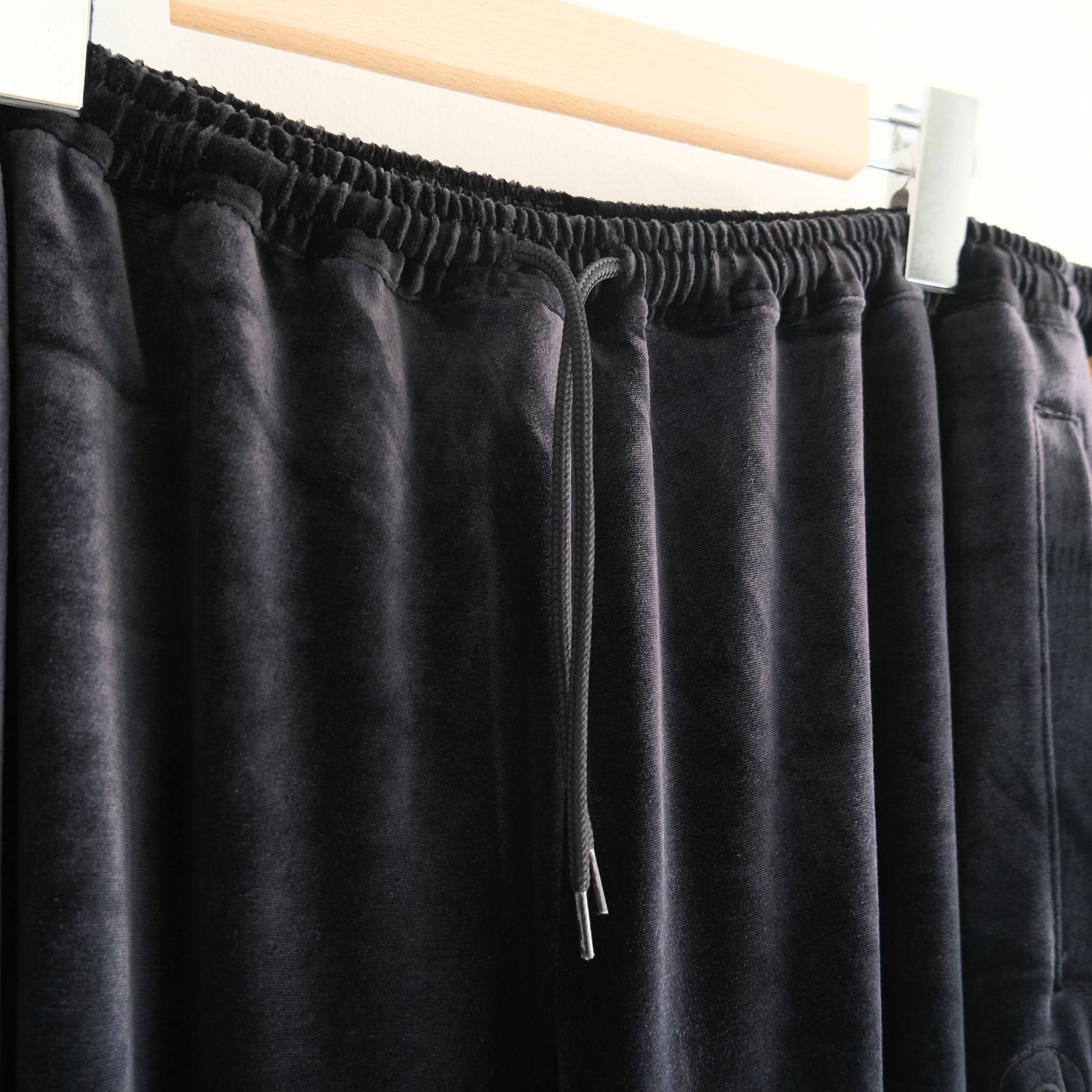 【残り1点】VELOUR TRACK PANT（BLACK）