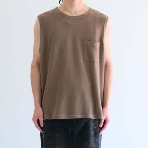 WRAP AROUND SLEEVELESS POCKET TEE ‐Recycle supima waffle‐ / ラップアラウンドスリーブレスポケットTEE ‐リサイクルスーピマワッフル‐（Brown）