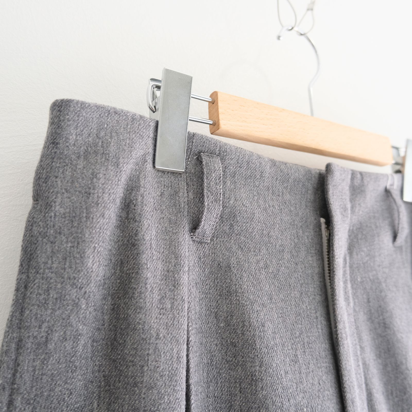 【残り1点】Tucked Wide Trousers / タクト ワイド トラウザー（Gray）