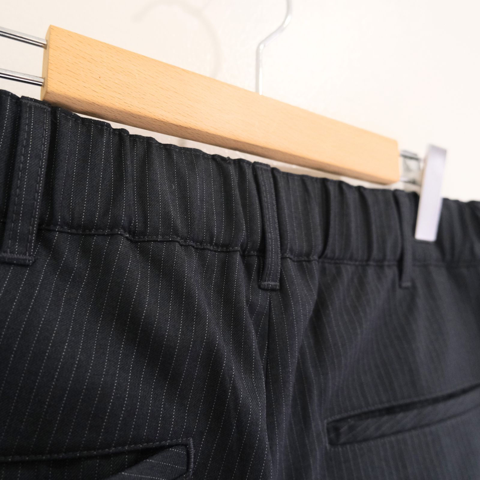 Narrow Stripe Tapered Slacks / ナロー ストライプ テーパード スラックス（HEATHER CHARCOAL）