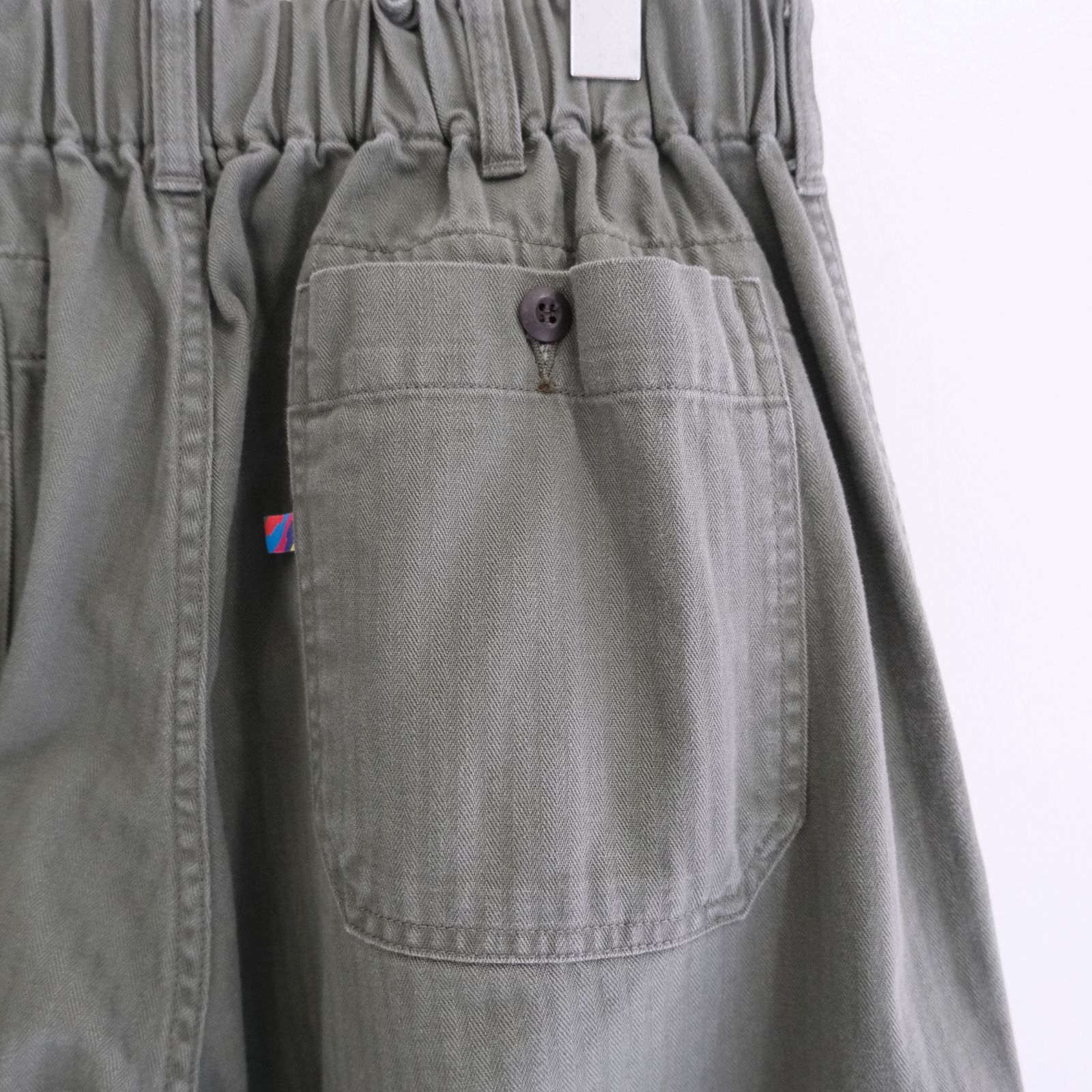 NU Balloon EZ Pants（KHAKI）