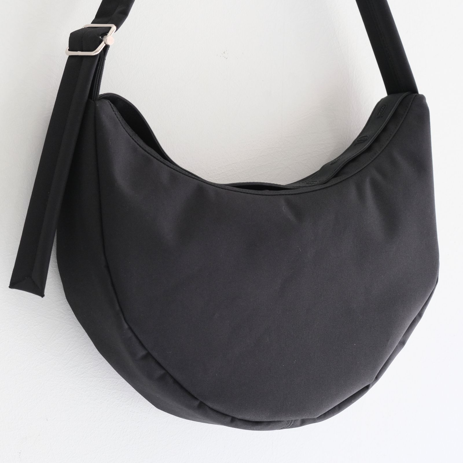 Vibram Round Bag SMALL / ビブラム ラウンド バッグ スモール（BLACK）