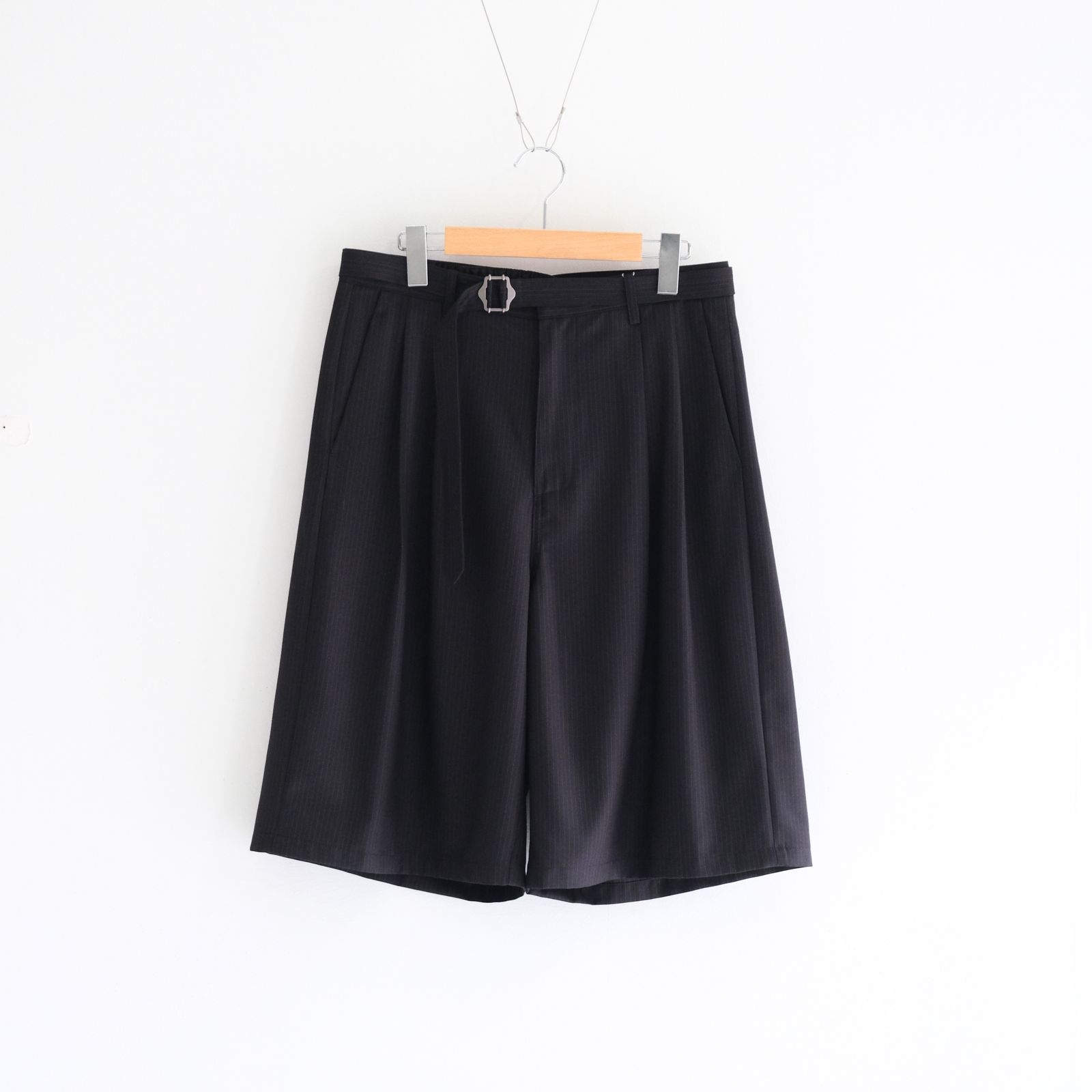 Hemingway Stripe Bermuda Pants / ヘミングウェイ ストライプ バミューダ パンツ（BLACK）