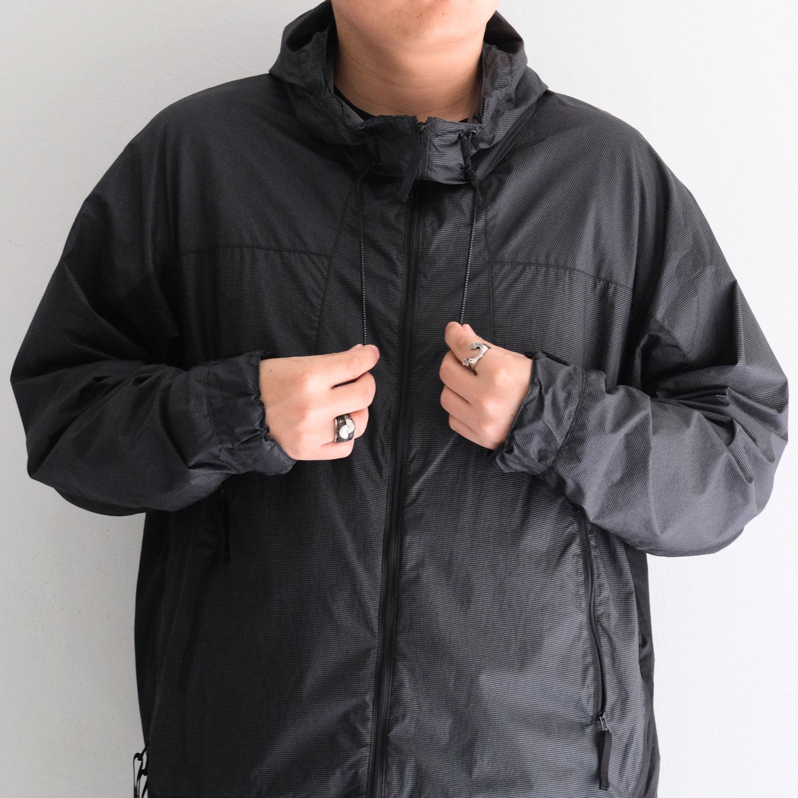 Dyneema® Grid Windbreaker / ダイニーマ® グリッド ウィンドブレーカー（OFF BLACK）
