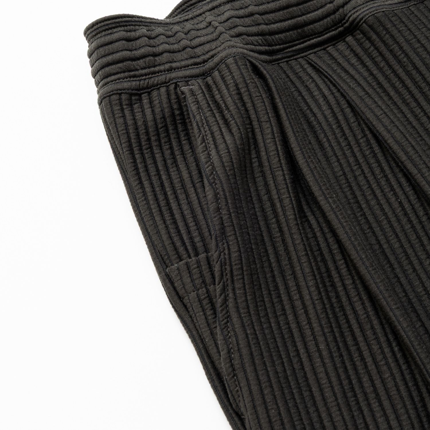 【入荷時期：2026年7月頃】Uneven Anonymous Easy Pants / アンイーヴン アノニマス イージー パンツ（OFF BLACK）