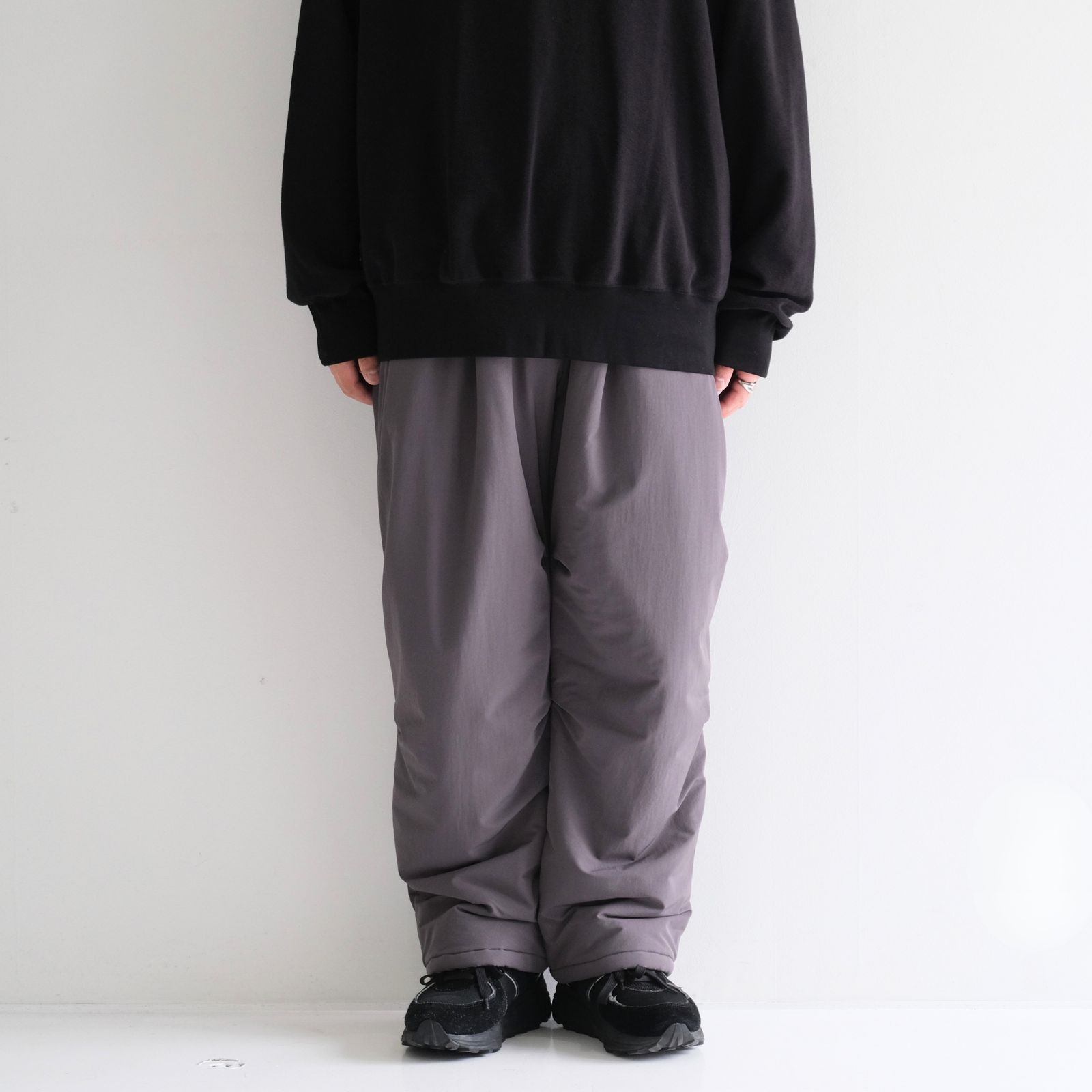 Ample Insulation Pants / アンプル インスレーション パンツ（Grey）