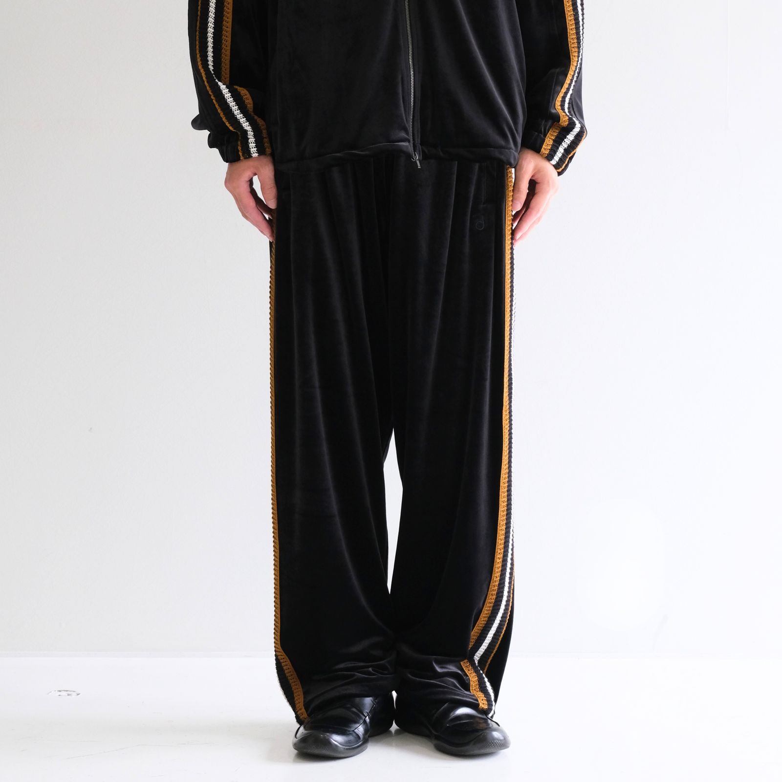 【残り1点】VELOUR TRACK PANT（BLACK）