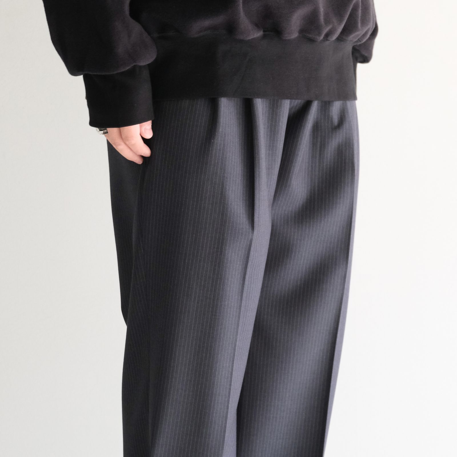 Narrow Stripe Tapered Slacks / ナロー ストライプ テーパード スラックス（HEATHER CHARCOAL）