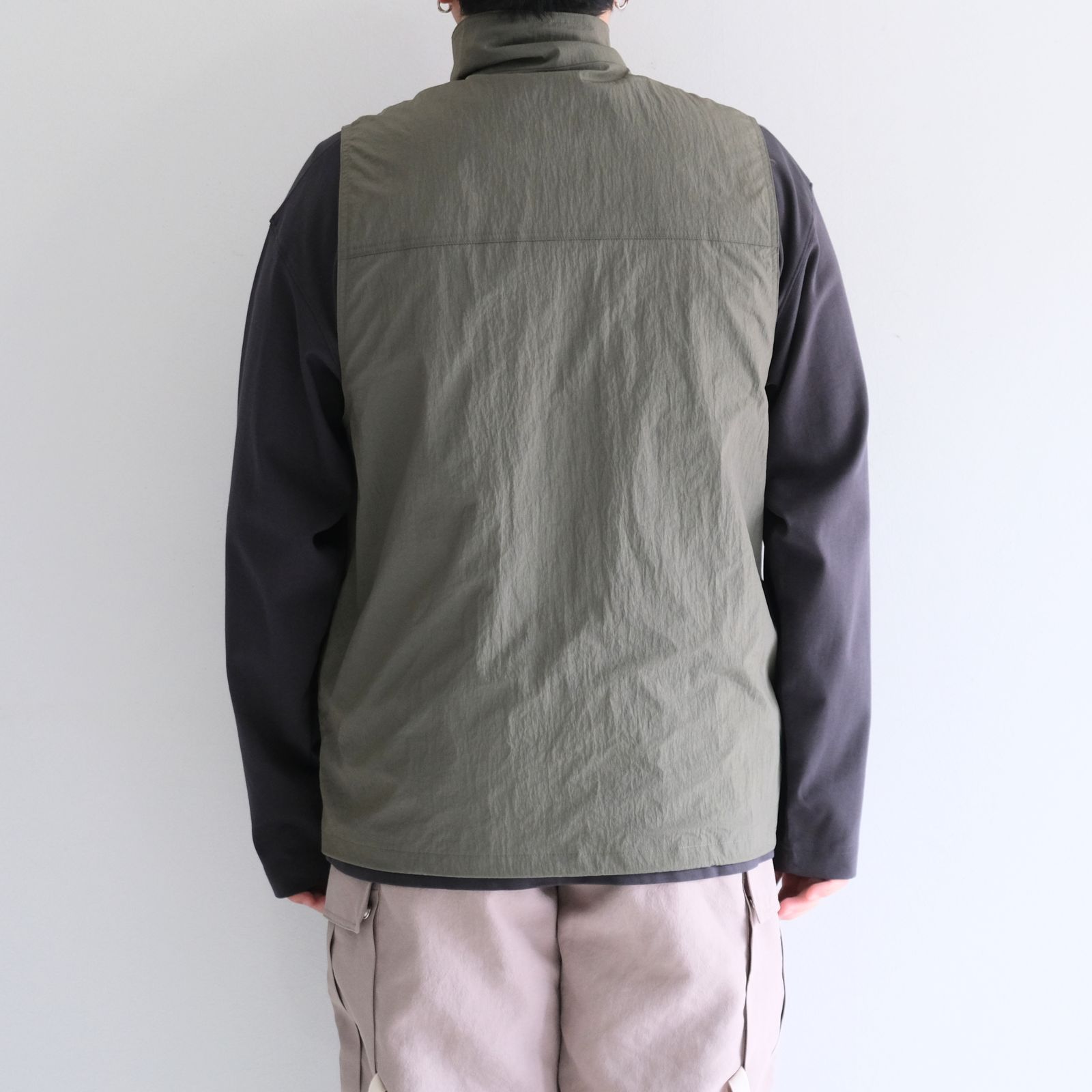 LIGHT SHELL VEST / ライトシェルベスト（KHAKI）