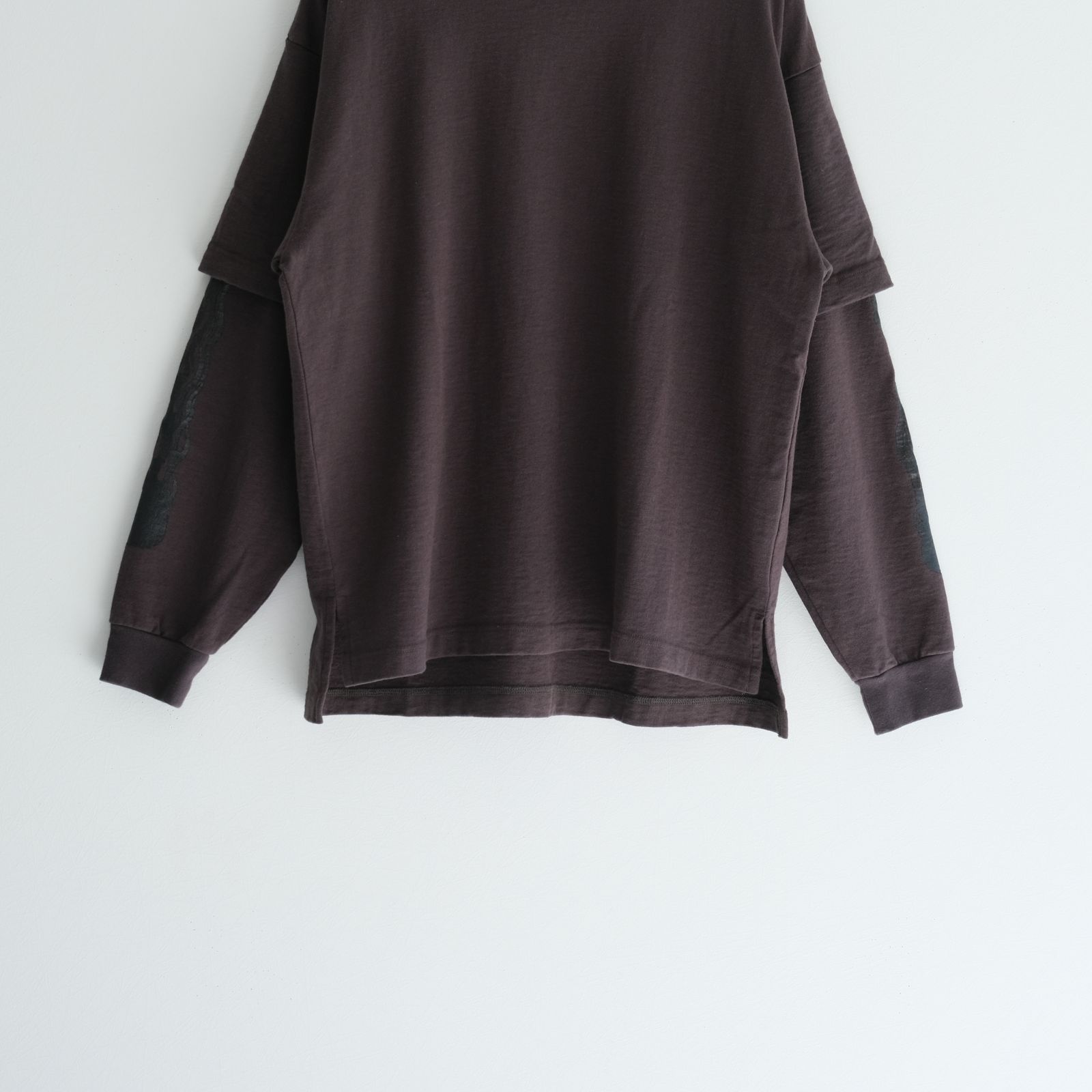 MC LAYERED LS TEE / ロングスリーブ / レイヤード / プリント / GRAPHITE