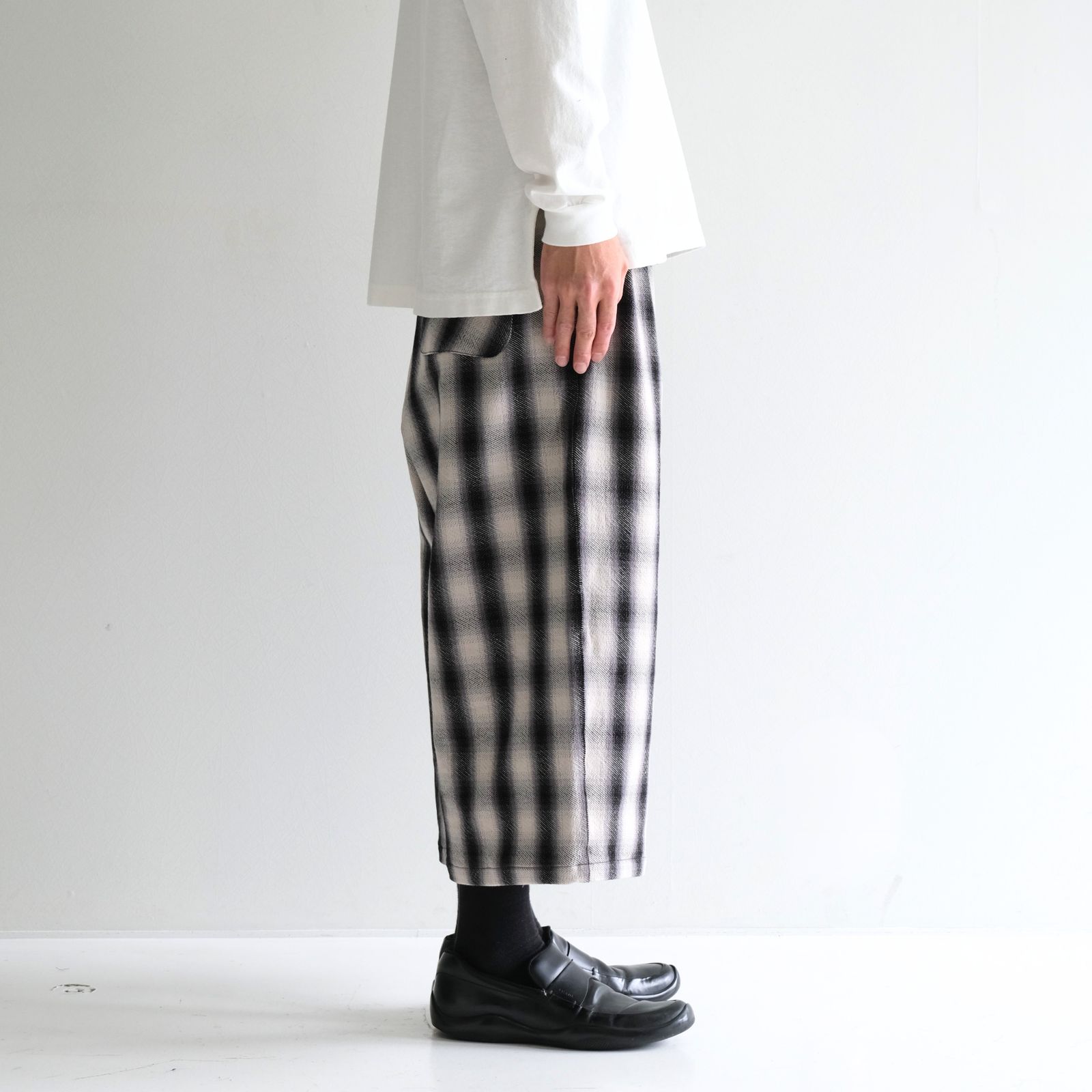 【残り1点】HEAVY FLANNEL CROPPED BAGGY（OFF WHITE×BLACK）