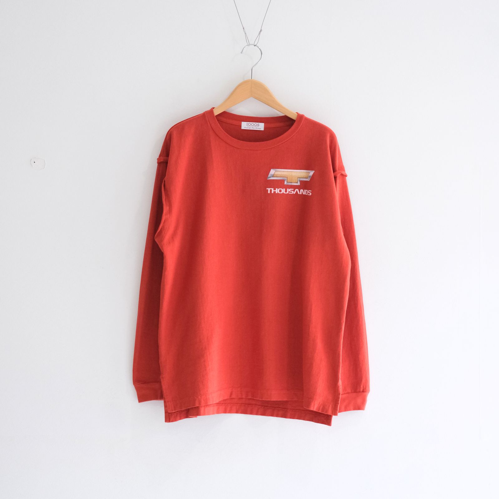 DETROIT LOGO CUTOFF LS TEE（VERMILION）