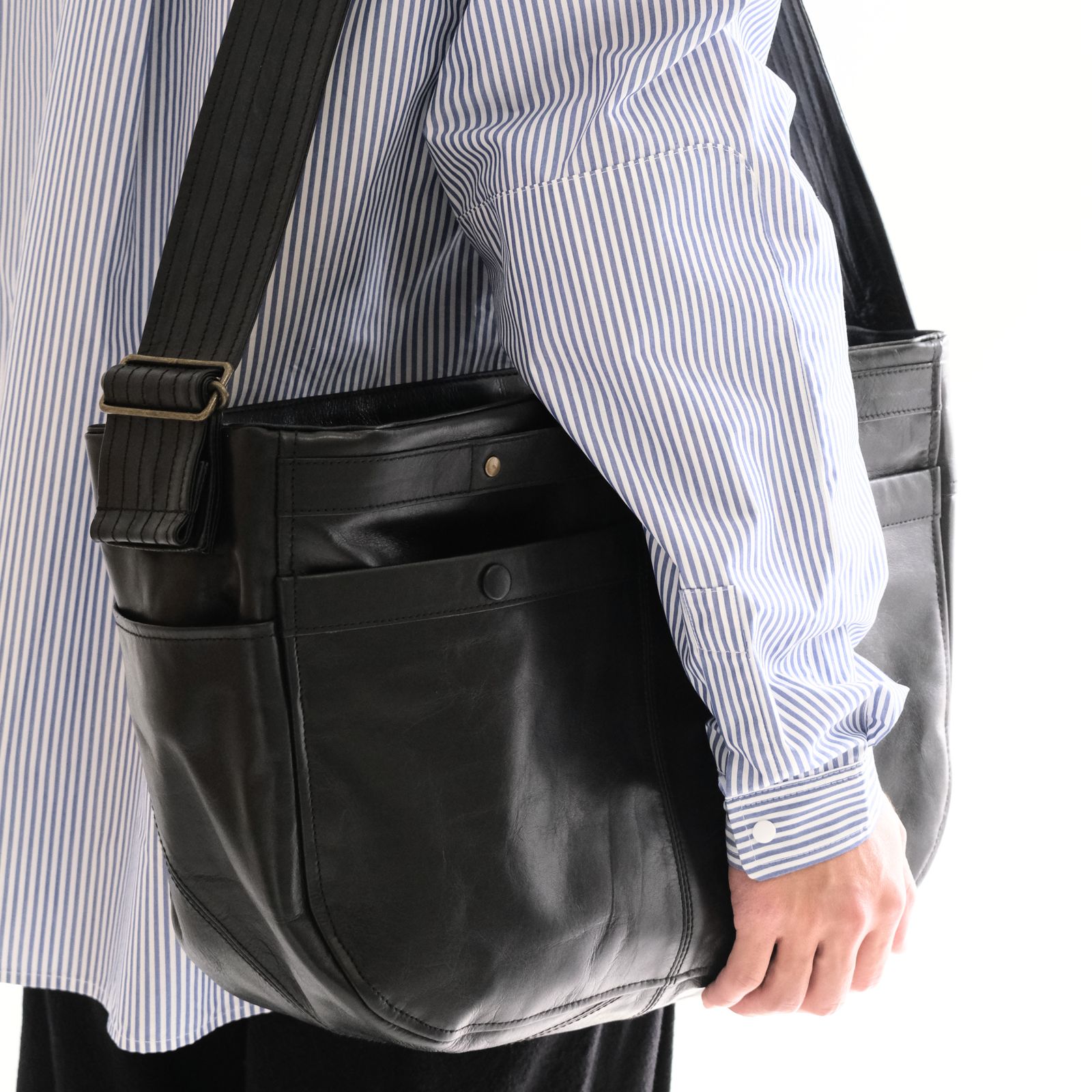 NEW NEWSPAPER BAG M SIZE（BLACK）