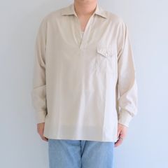 SILKY SOFT TWILL SKIPPER SHIRT / シルク ソフト ツイル スキッパー シャツ（SAND）