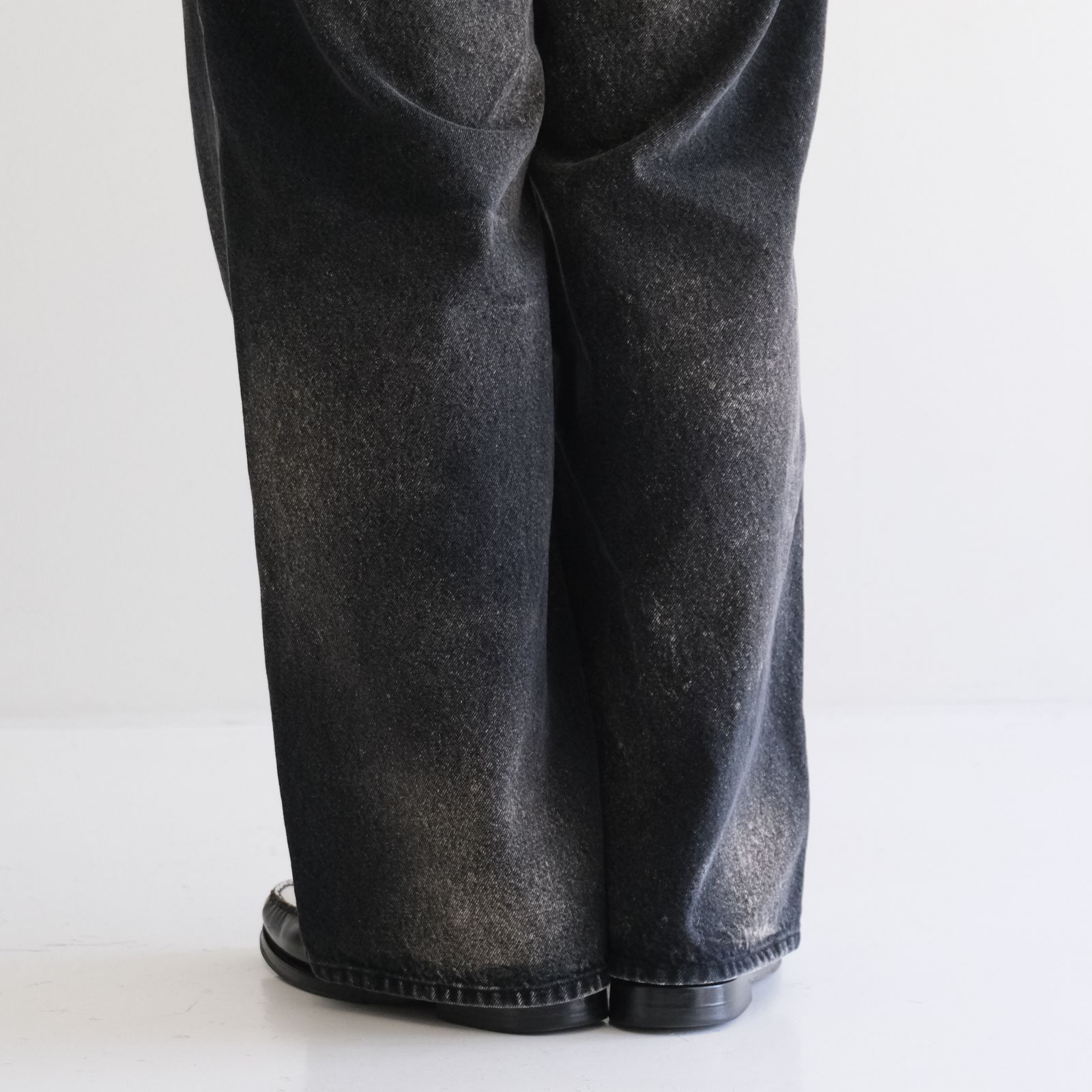 CHEMICAL WASH DENIM PANTS / ケミカルウォッシュデニムパンツ（BLACK）