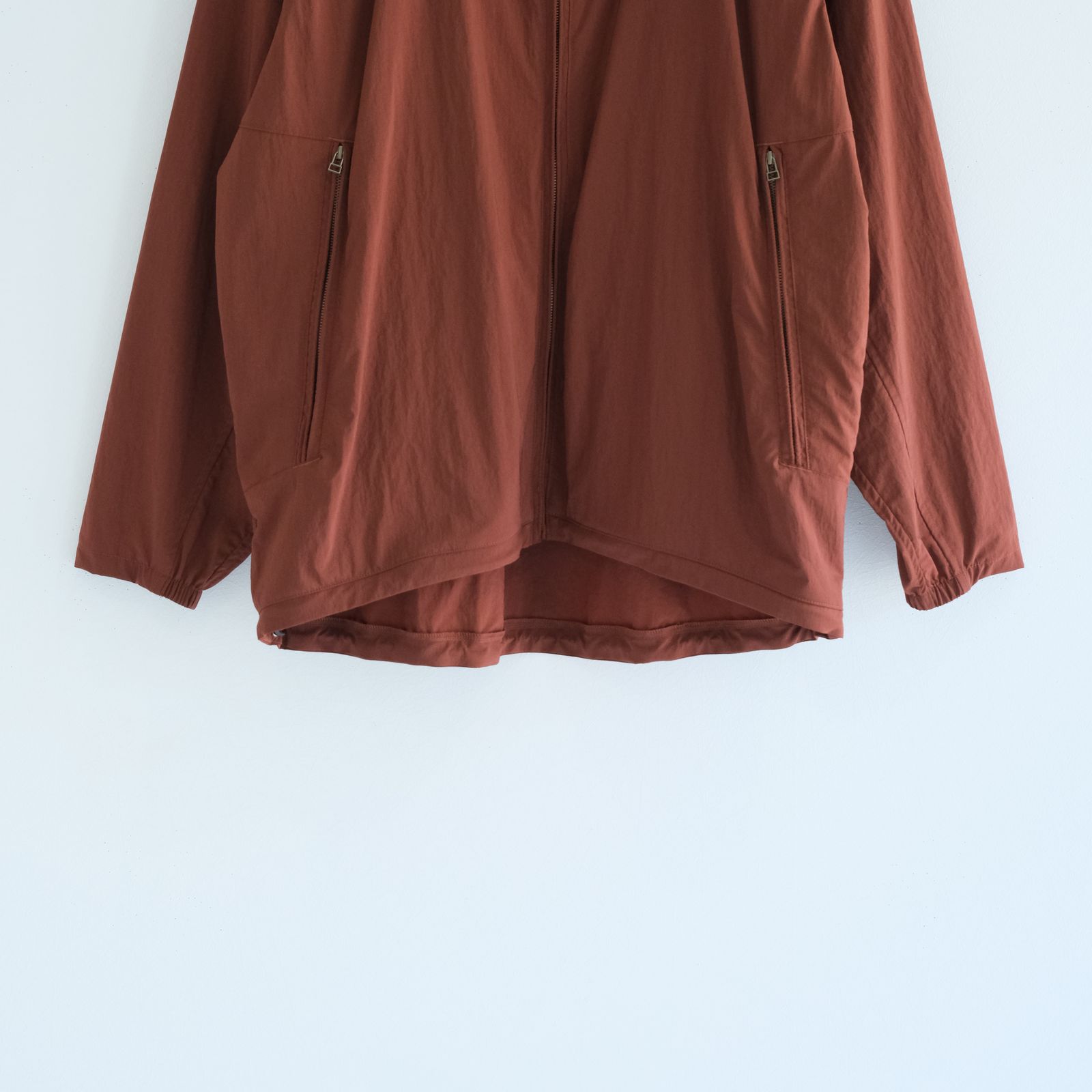 SHIBO NYLON SEASIDE PARKA / ナイロン / パーカー / BROWN