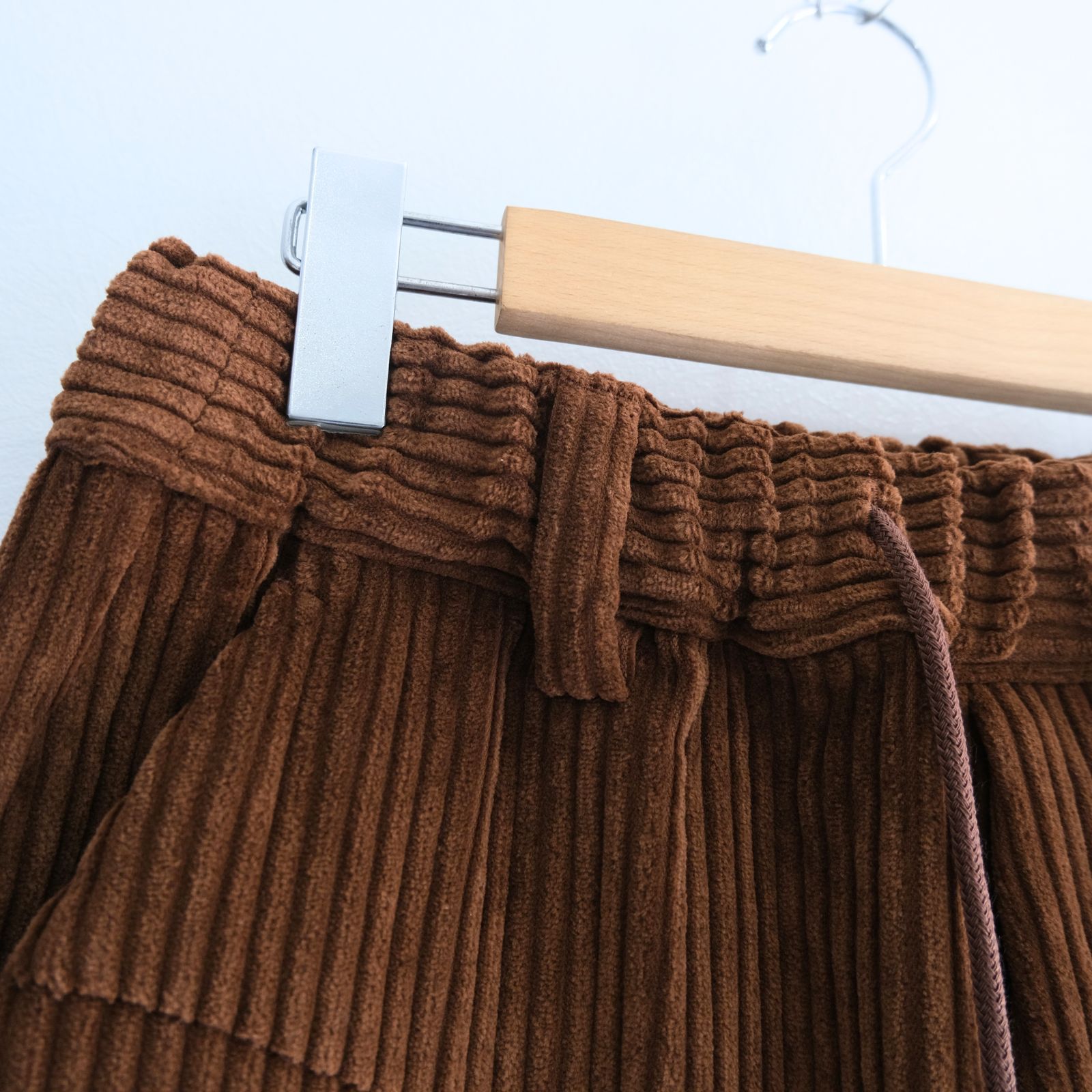 【残り1点】WIDE-WALE CORDUROY CARGO PANTS（BROWN）