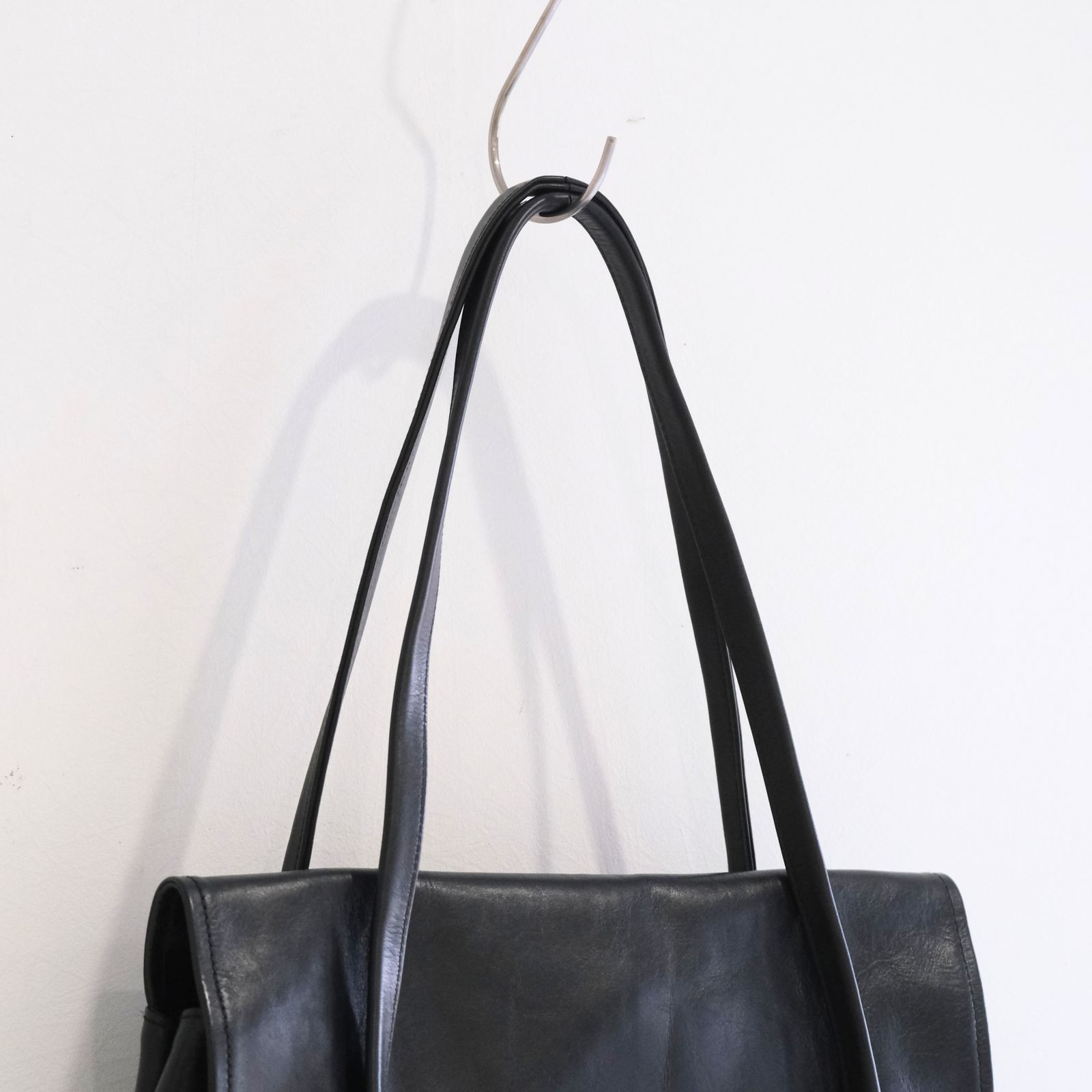 ROUND TOTE BAG M SIZE（BLACK）