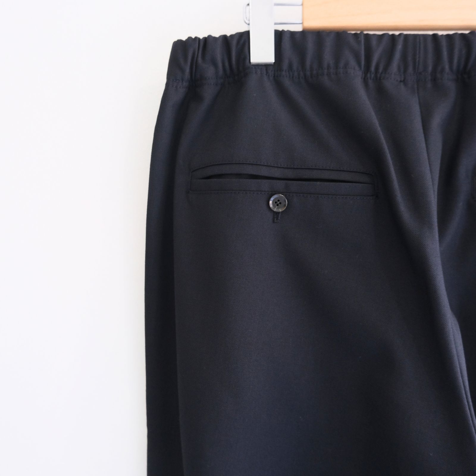 MERELY WOOLEN PINTUCK SLACKS（LIBERTY NAVY）