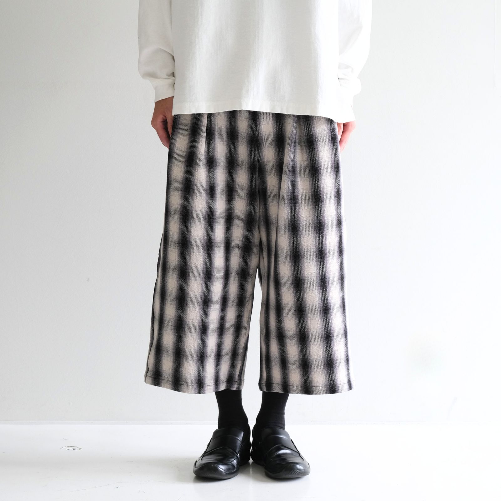 【残り1点】HEAVY FLANNEL CROPPED BAGGY（OFF WHITE×BLACK）