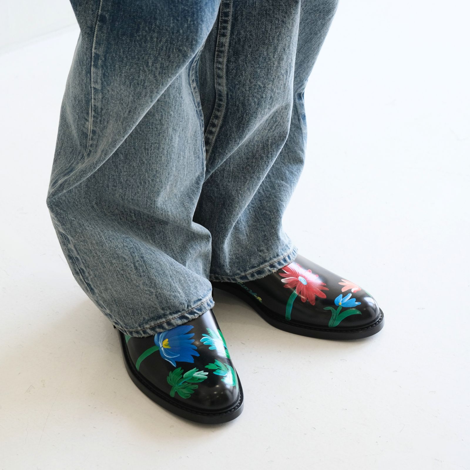 "BLOSSOM" Hand Painted Sandals by HARUTA feat. MIO YAMAMOTO / 「BLOSSOM」ハンド ペイント サンダル バイ ハルタ feat. ミオ ヤマモト（BLACK）