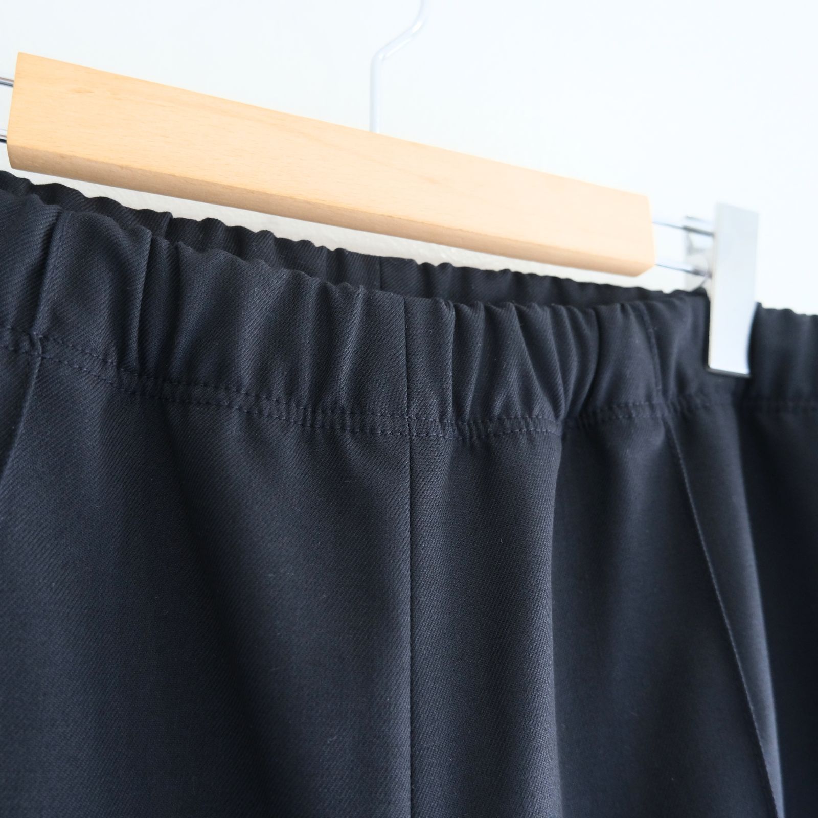 MERELY WOOLEN PINTUCK SLACKS（LIBERTY NAVY）