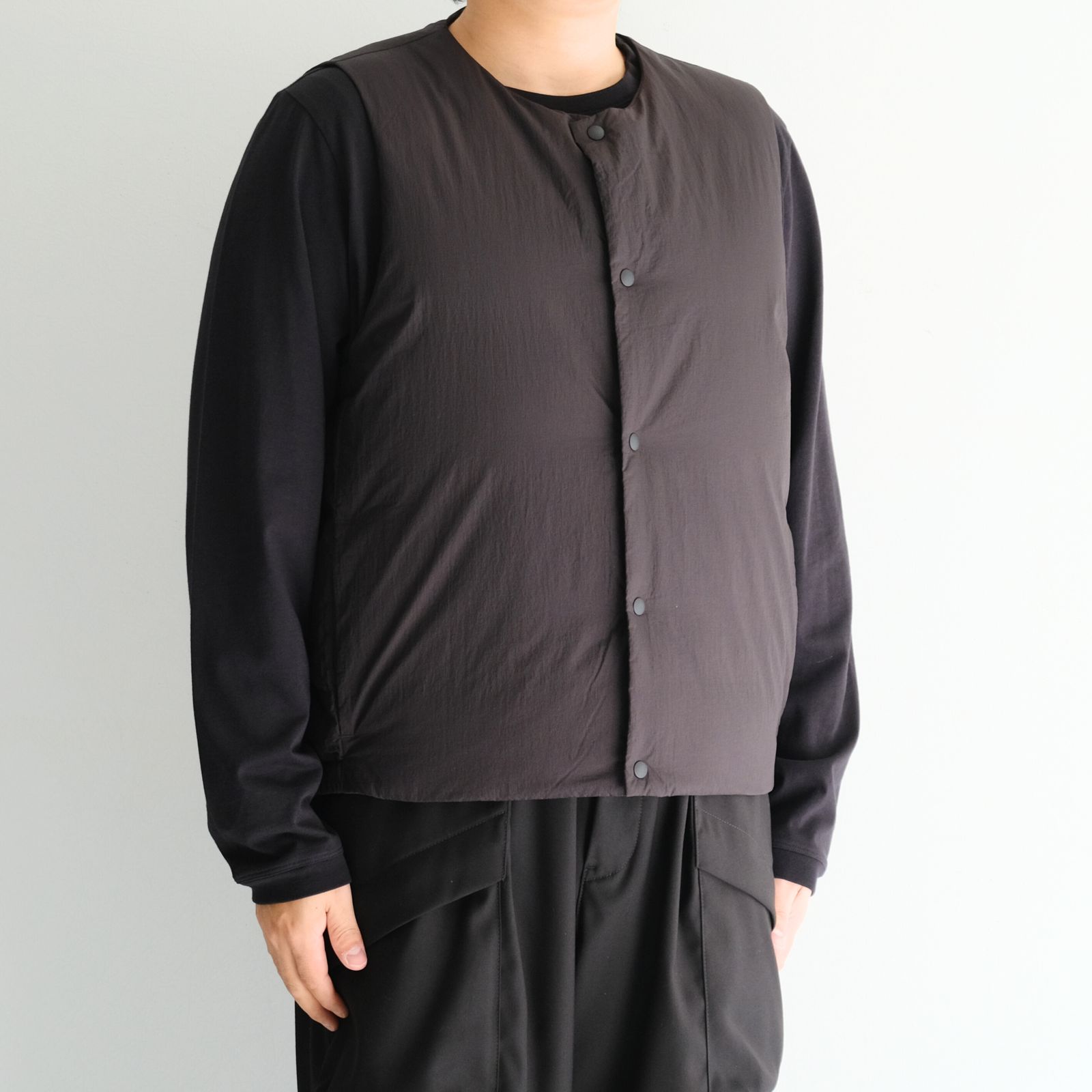 Layer Down Vest / ベスト / ダウンベスト / ダックダウン / Graphite