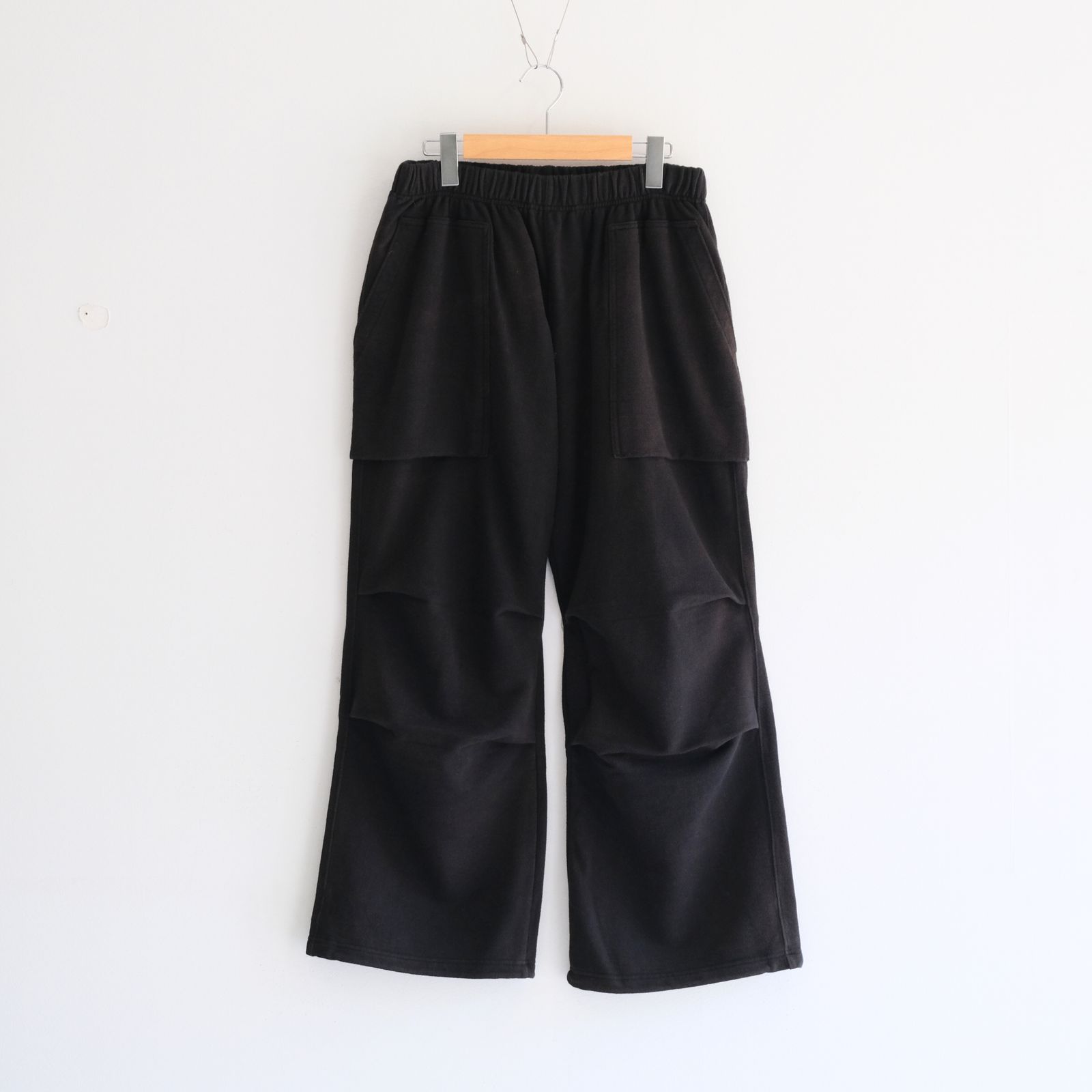 Reimagined Newsboy Fleece-Lined Sweatpants / パンツ / スウェットパンツ / Bleached Black