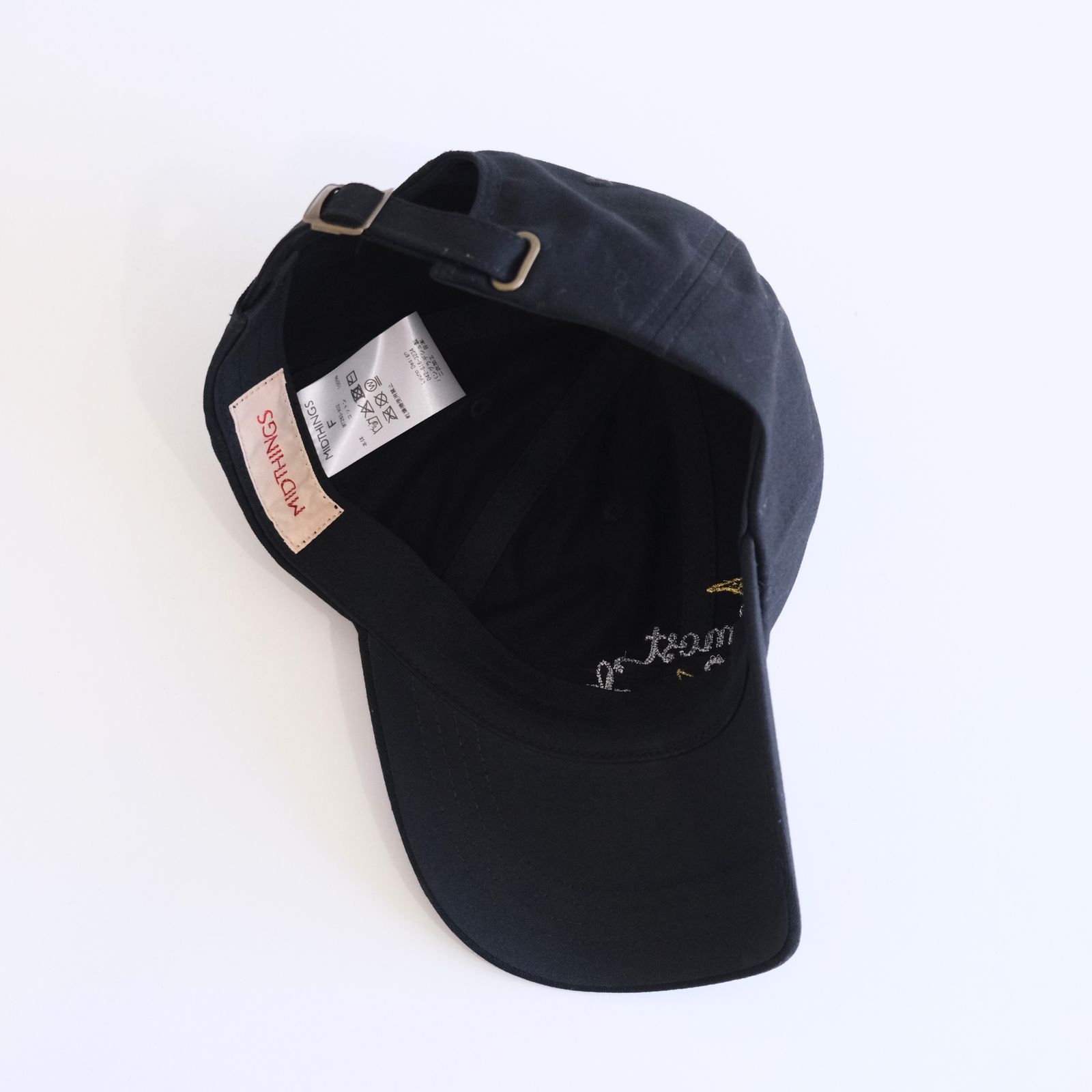 【残り1点】EMBROIDERY MID CAP（BLACK）