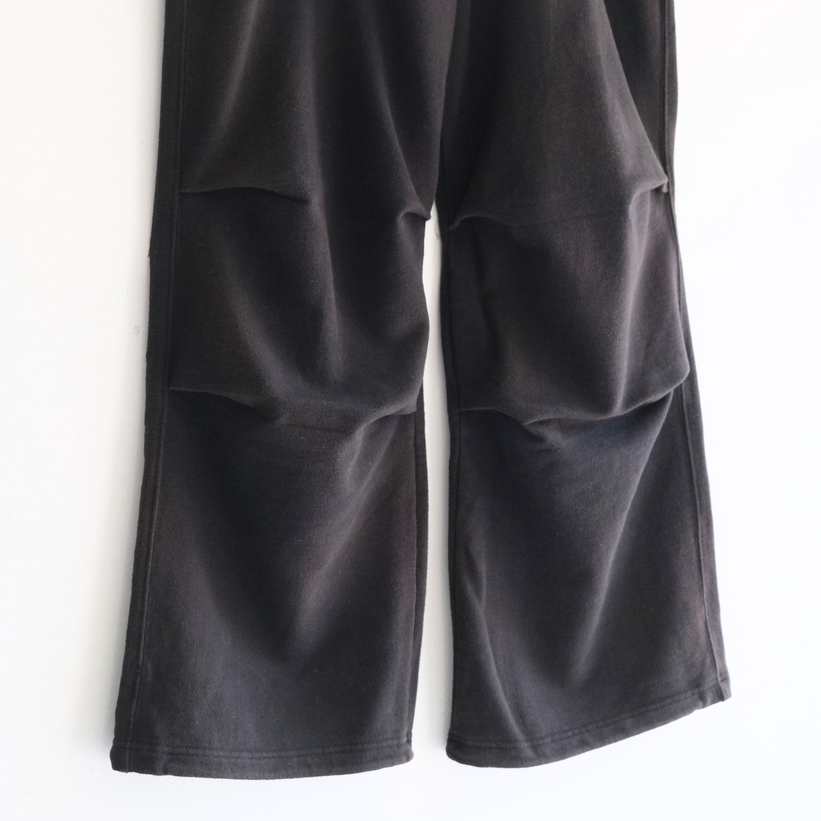 Reimagined Newsboy Fleece-Lined Sweatpants / パンツ / スウェットパンツ / Bleached Black