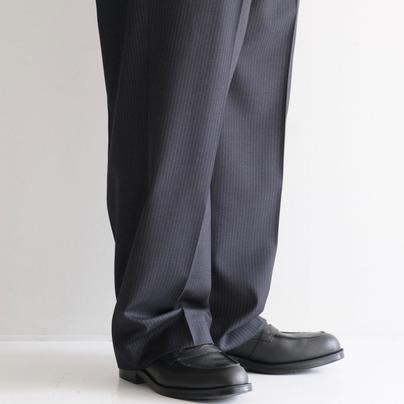 Narrow Stripe Tapered Slacks / ナロー ストライプ テーパード スラックス（HEATHER CHARCOAL）